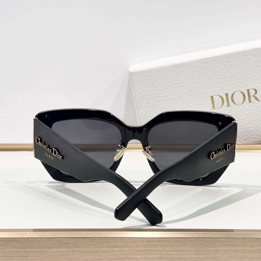 Dior DiorOmbre S2F - FashionPlug