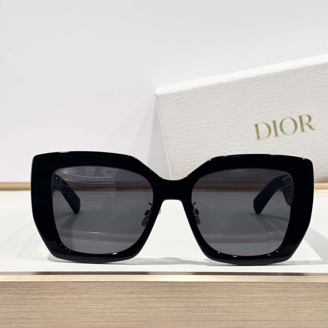 Dior DiorOmbre S2F - FashionPlug