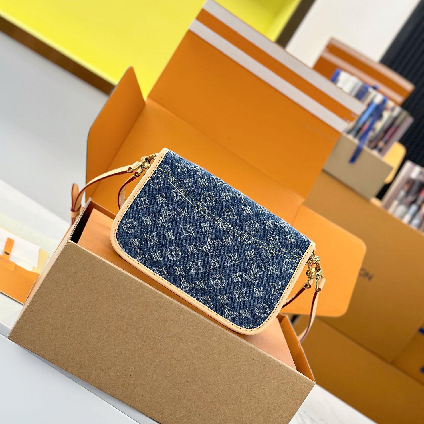 Louis Vuitton Diane M13070 - FashionPlug