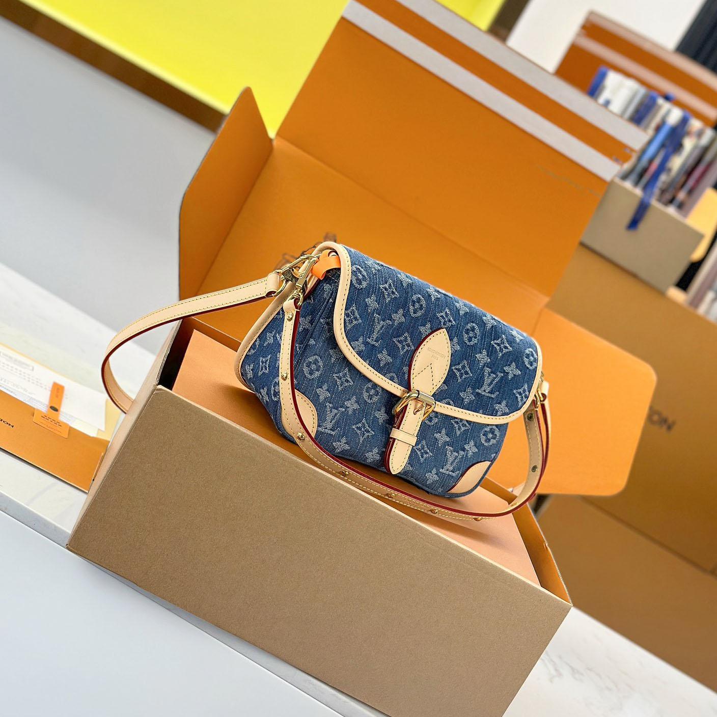 Louis Vuitton Diane M13070 - FashionPlug