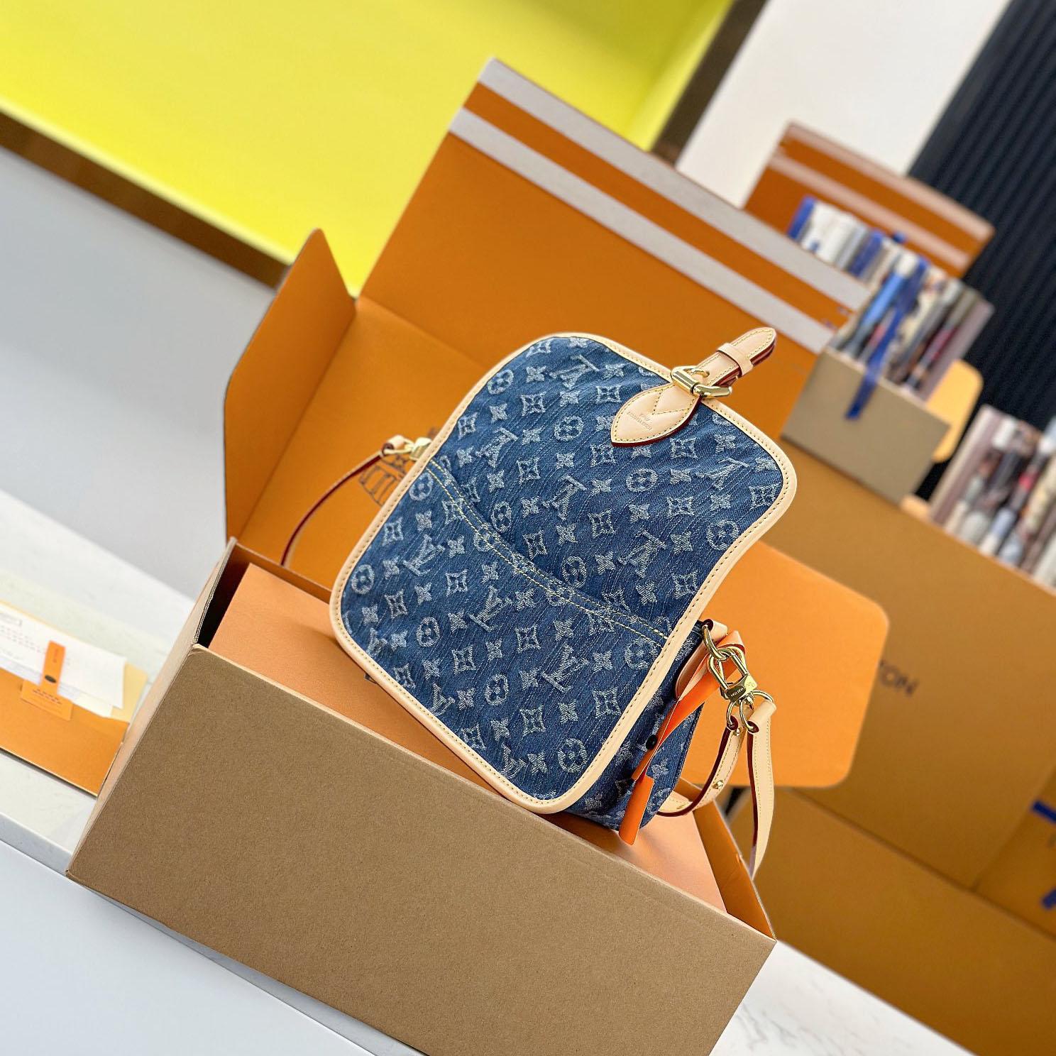 Louis Vuitton Diane M13070 - FashionPlug