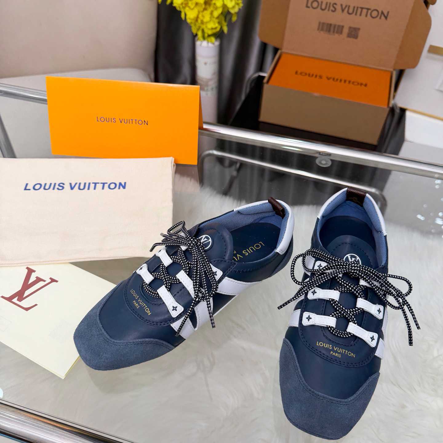 Louis Vuitton Sneakerina 1AIVLV - FashionPlug