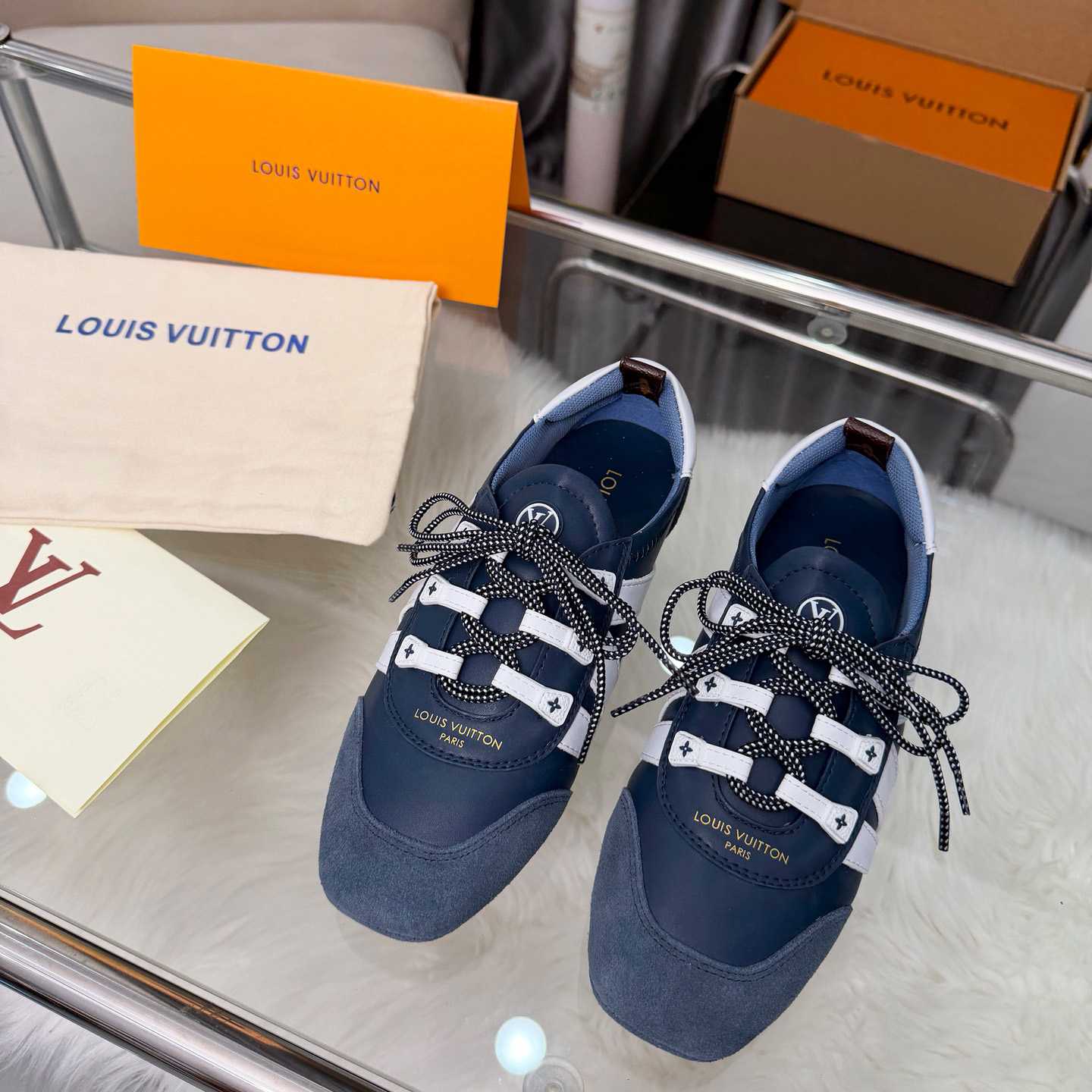 Louis Vuitton Sneakerina 1AIVLV - FashionPlug