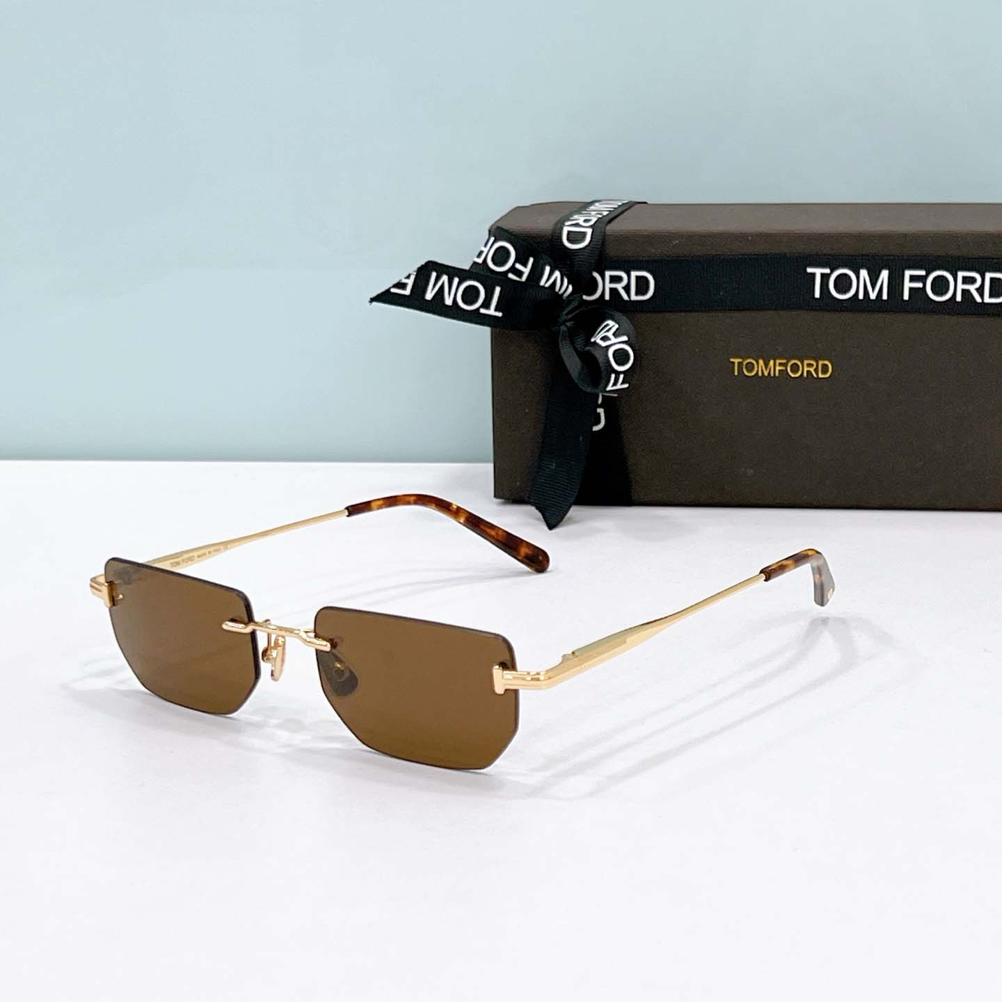 Tom Ford FT1355 Sunglasses - FashionPlug