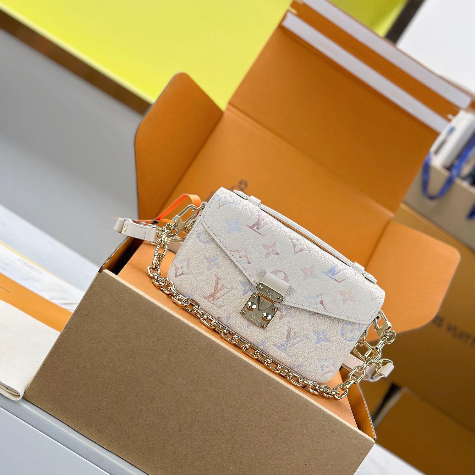 Louis Vuitton Pochette Métis East West  M25682 - FashionPlug