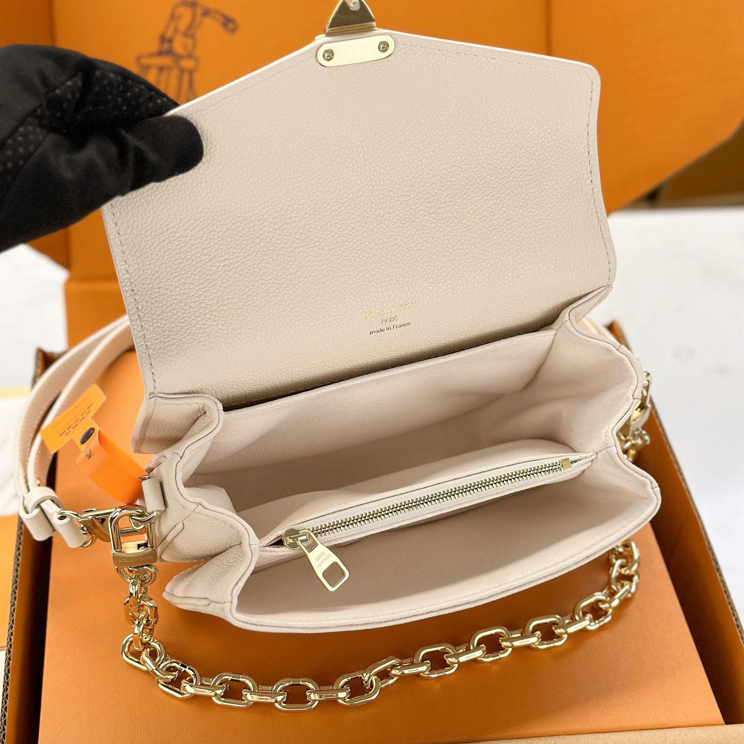 Louis Vuitton Pochette Métis East West  M25682 - FashionPlug