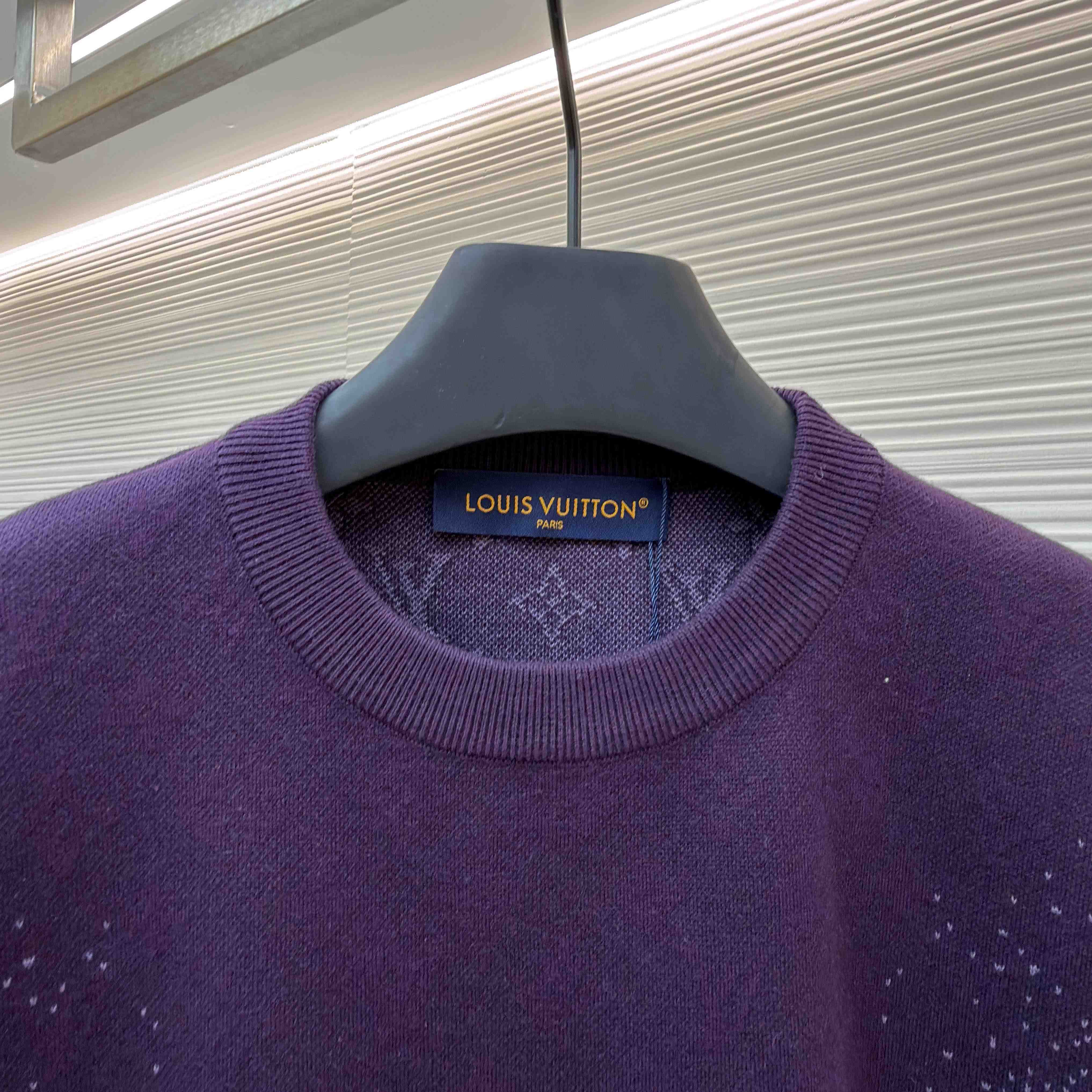  Louis Vuitton Monogram Jacquard Short-Sleeved Crewneck      1AJTV8 - FashionPlug