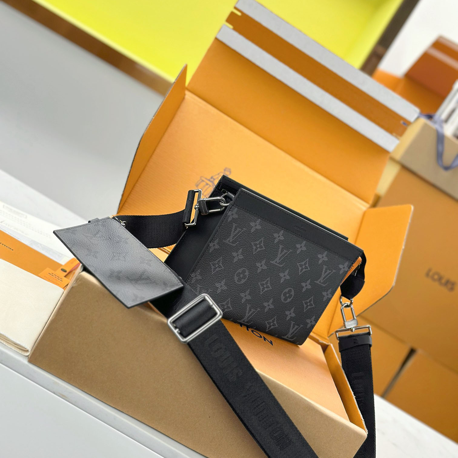 Louis Vuitton Gaston Wearable Wallet  M81124 - FashionPlug