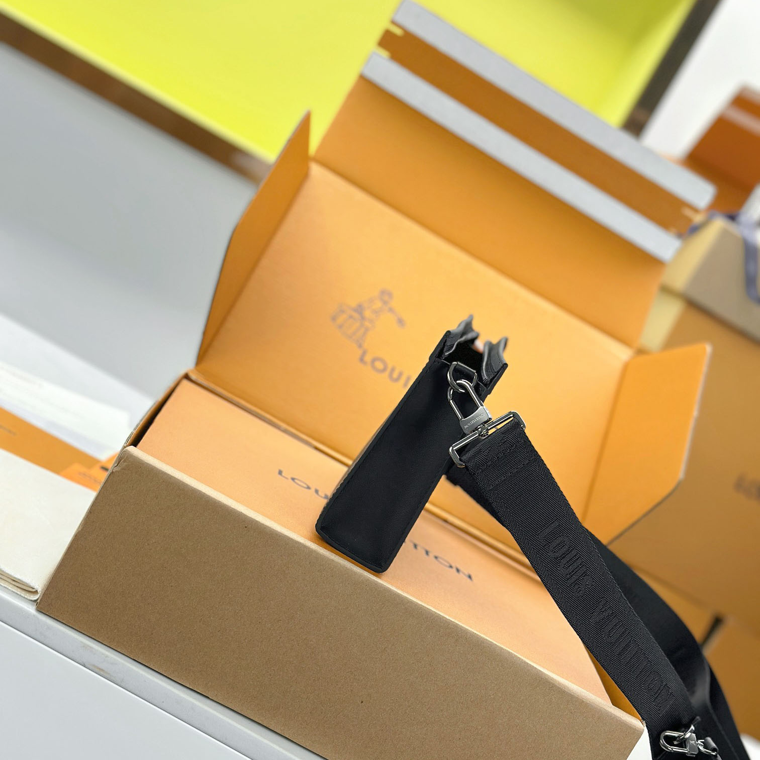 Louis Vuitton Gaston Wearable Wallet  M81124 - FashionPlug