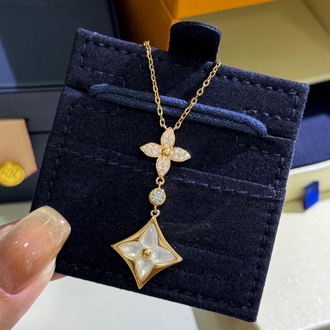 Louis Vuitton Color Blossom M Star Multi-Motif Pendan   Q94676 - FashionPlug