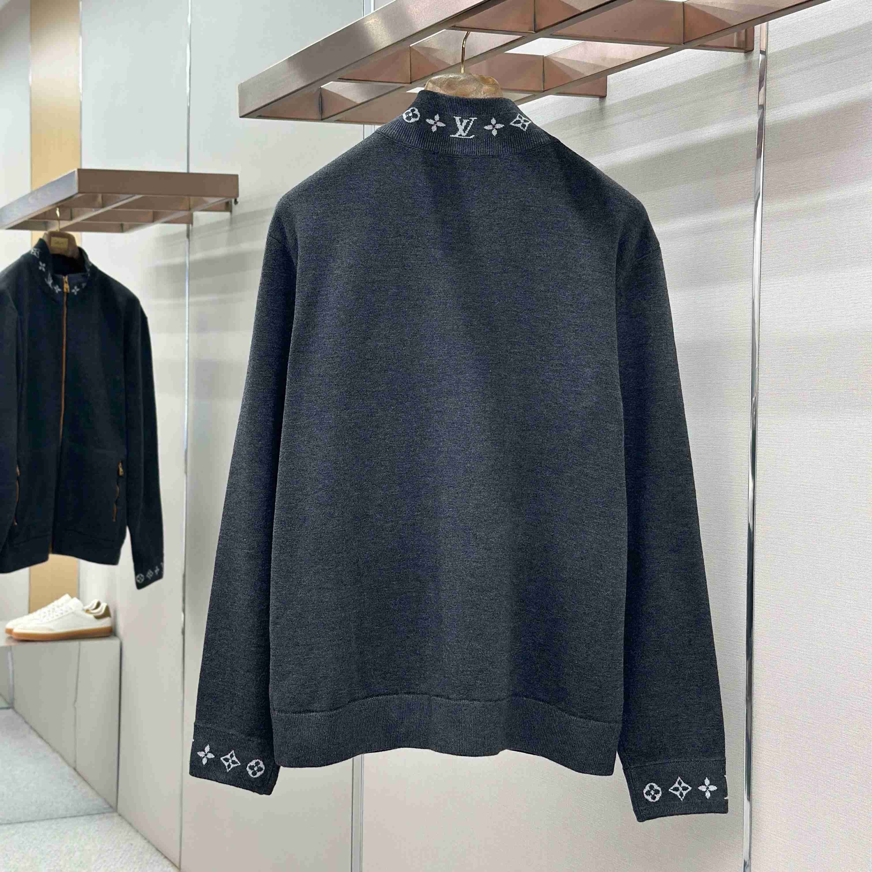 Louis Vuitton Zippered Fleece Blouson    1AJTU2 - FashionPlug