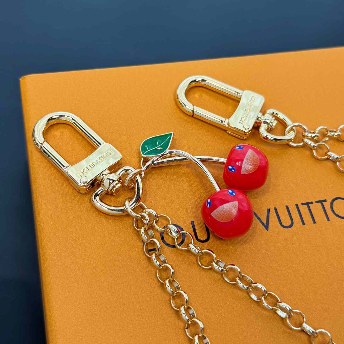 Louis Vuitton LV x TM Cerise Bag Chain S00   M02598 - FashionPlug