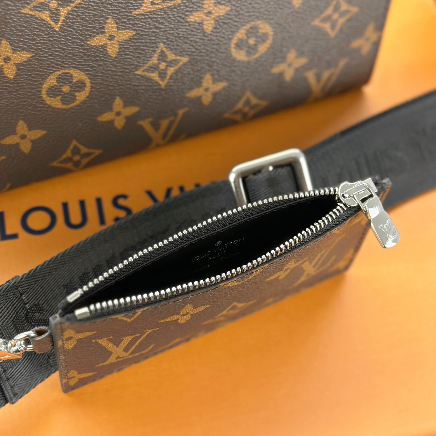 Louis Vuitton Gaston Wearable Wallet M14036 - FashionPlug
