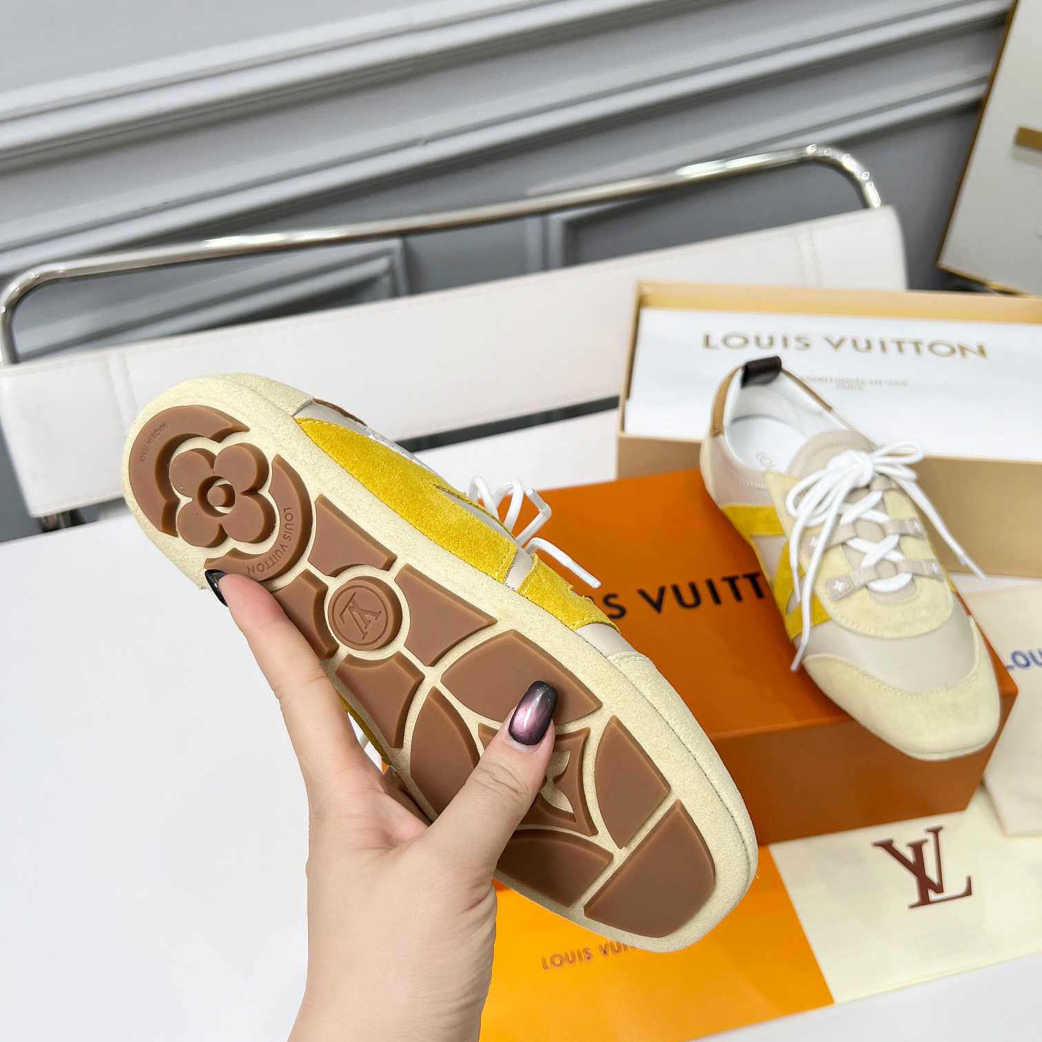 Louis Vuitton Sneakerina 1AHNEM - FashionPlug