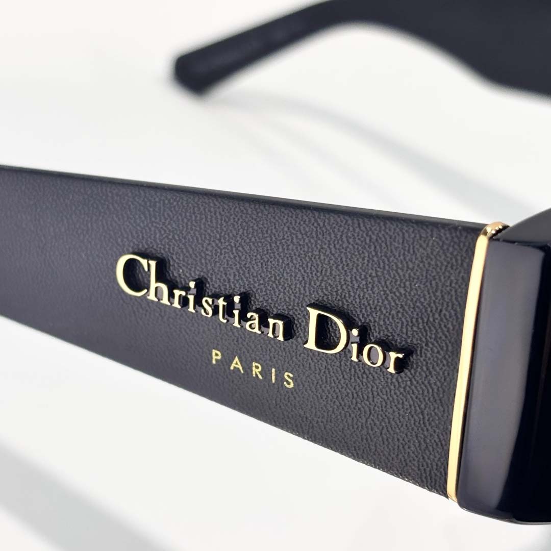 Dior DiorOmbre S1F - FashionPlug