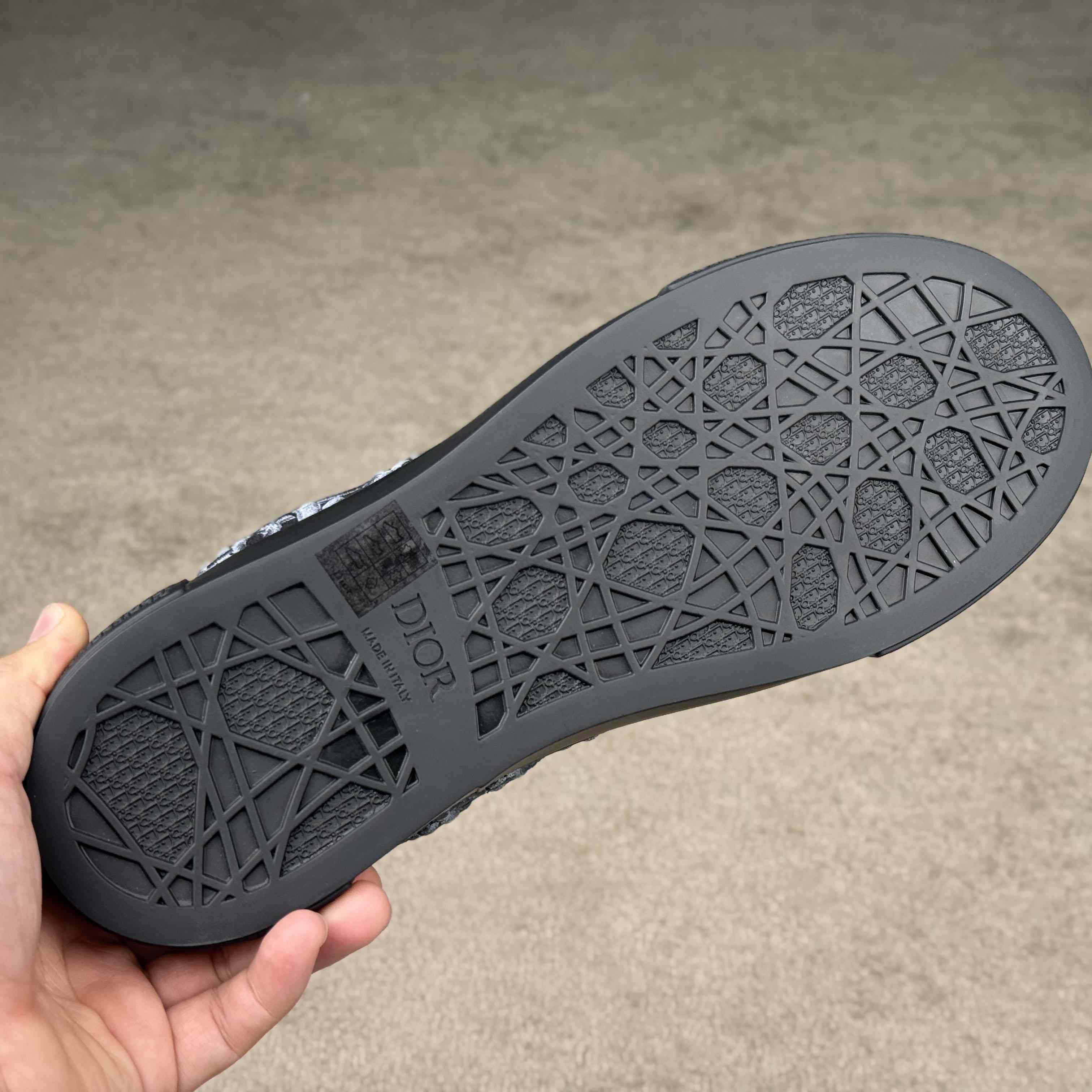 Dior B33 Spin Sneaker  - FashionPlug