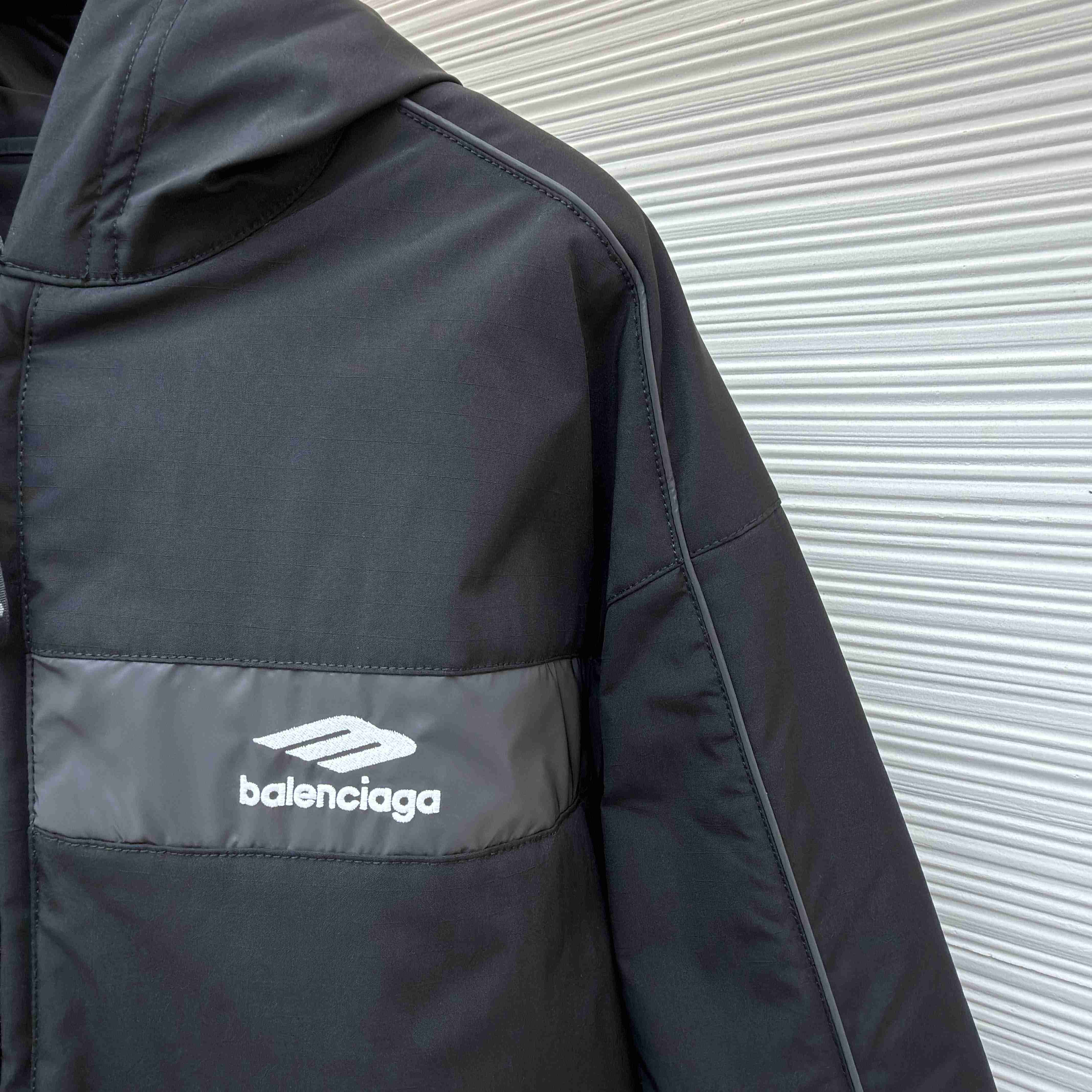 Balenciaga 3B Sports Icon Ski Tracksuit Parka in black - FashionPlug