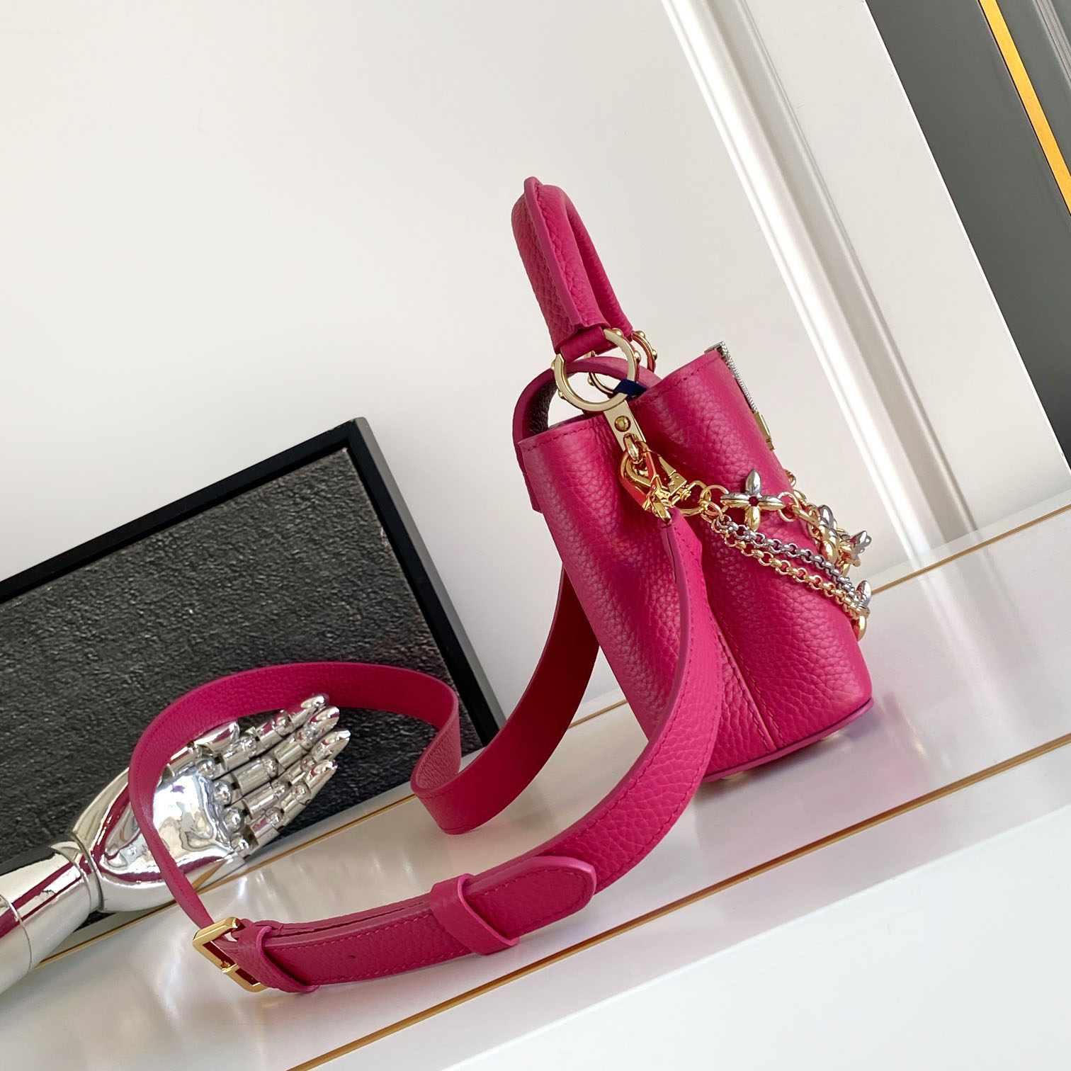 Louis Vuitton Capucines Mini M26507 - FashionPlug