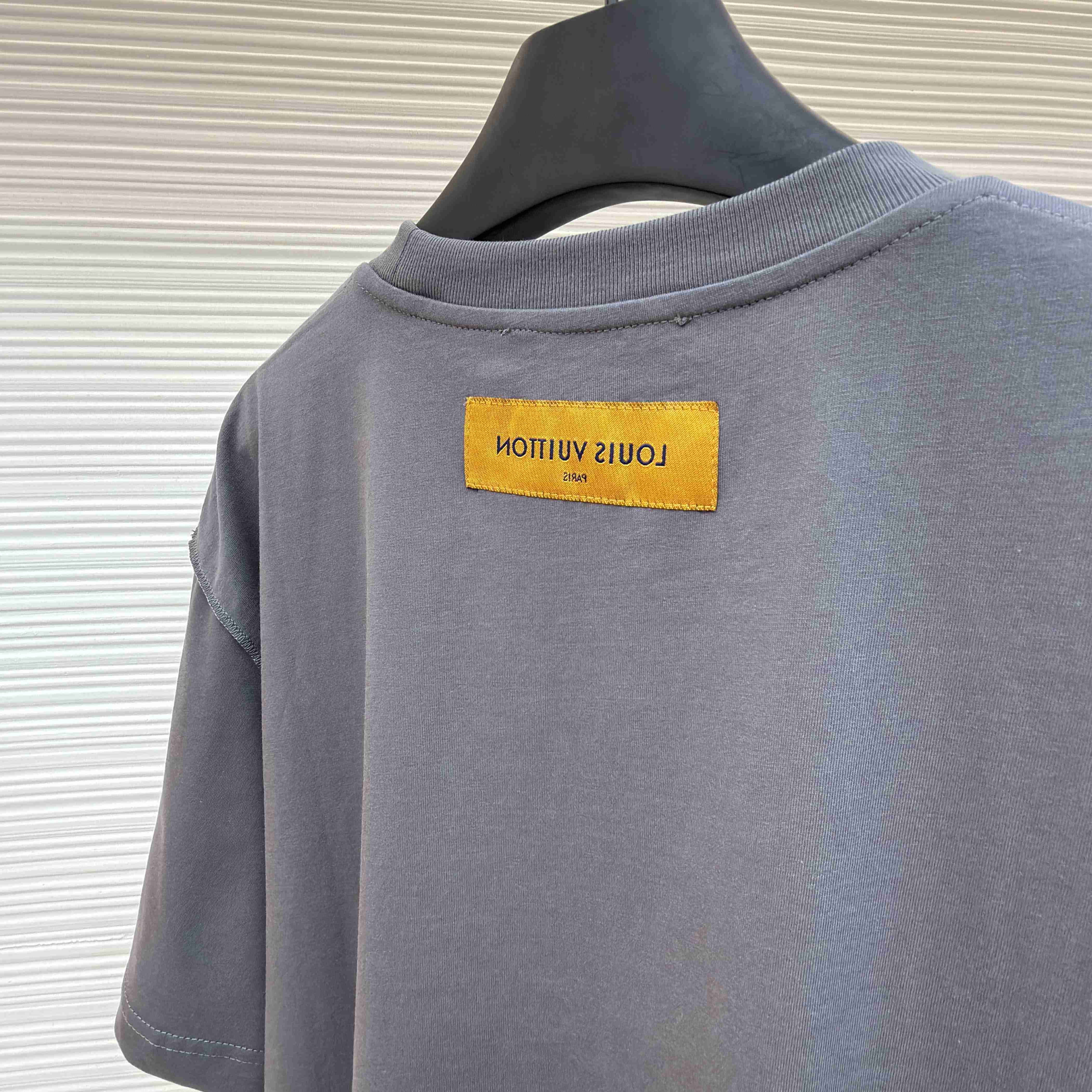 Louis Vuitton Embossed LV T-Shirt   1AGIJ2 - FashionPlug