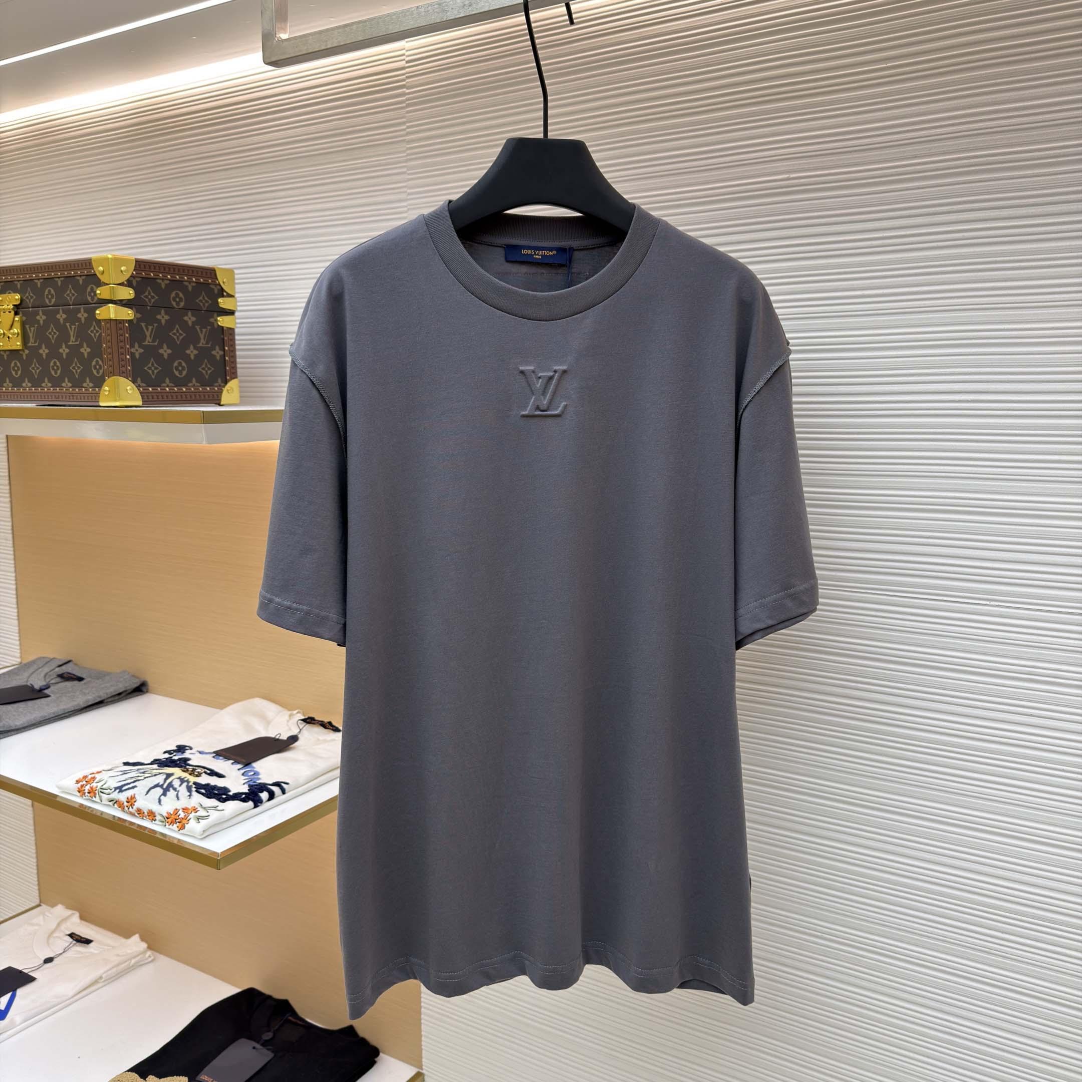 Louis Vuitton Embossed LV T-Shirt   1AGIJ2 - FashionPlug