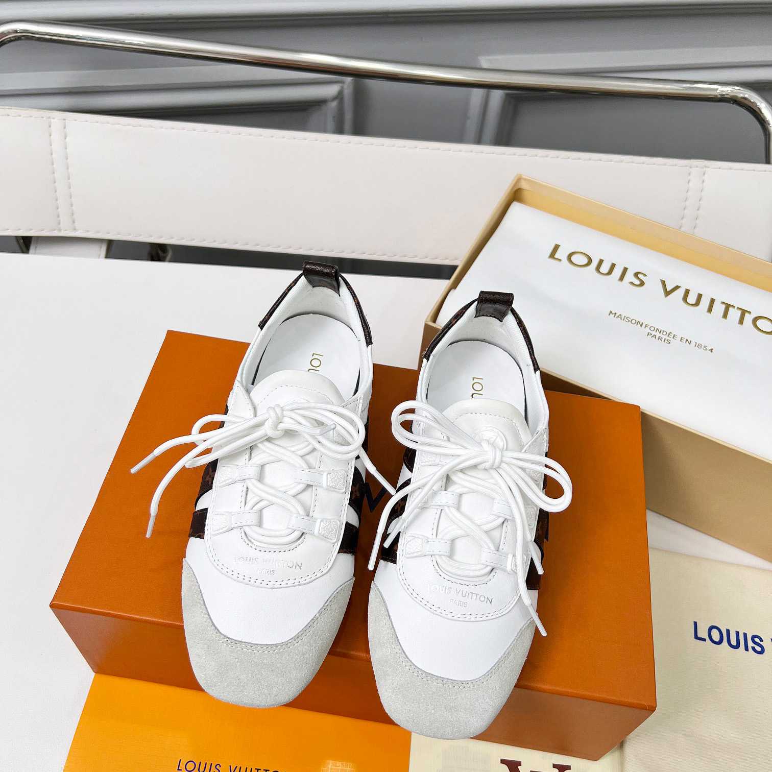 Louis Vuitton Sneakerina 1AHNC6 - FashionPlug