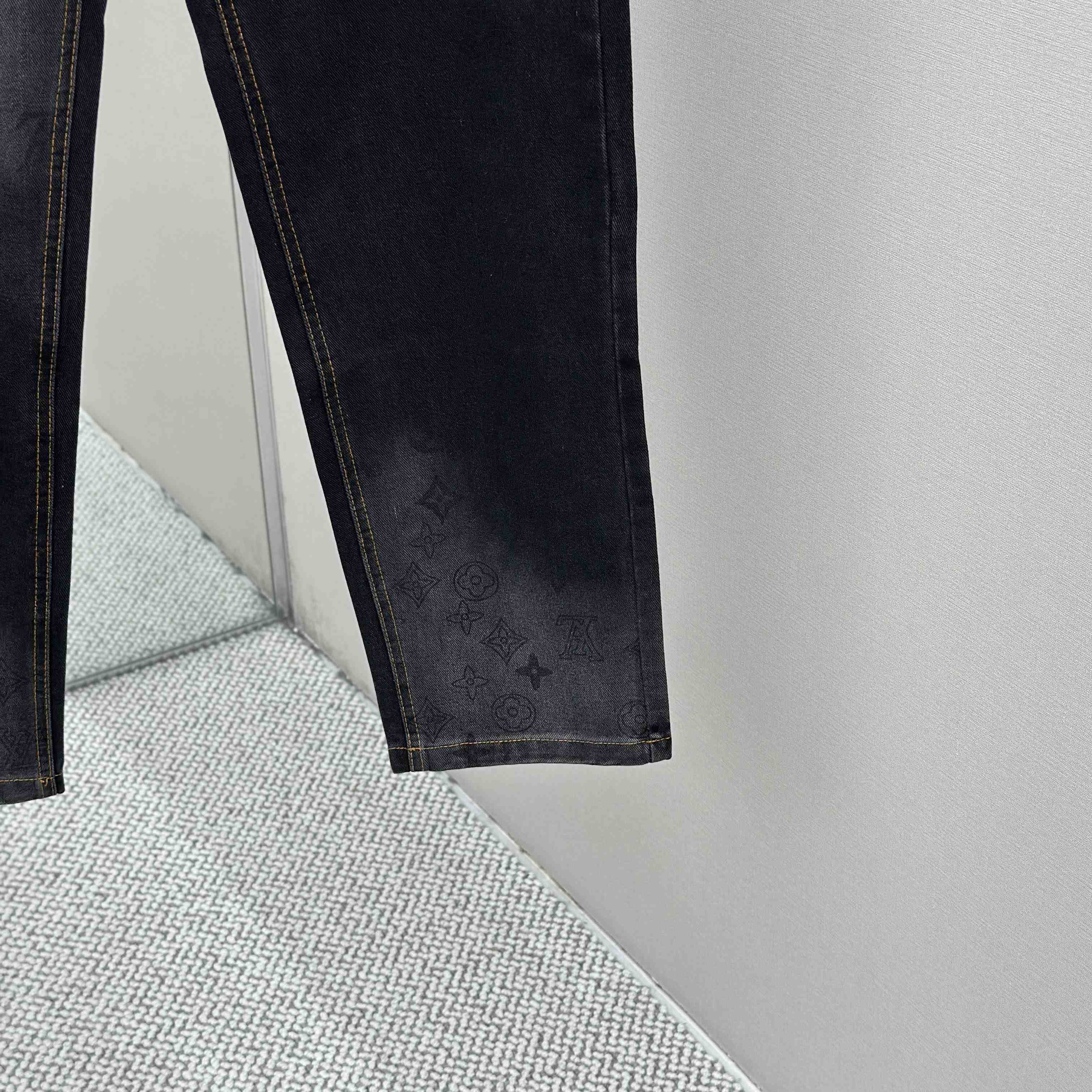 Louis Vuitton Jeans - FashionPlug