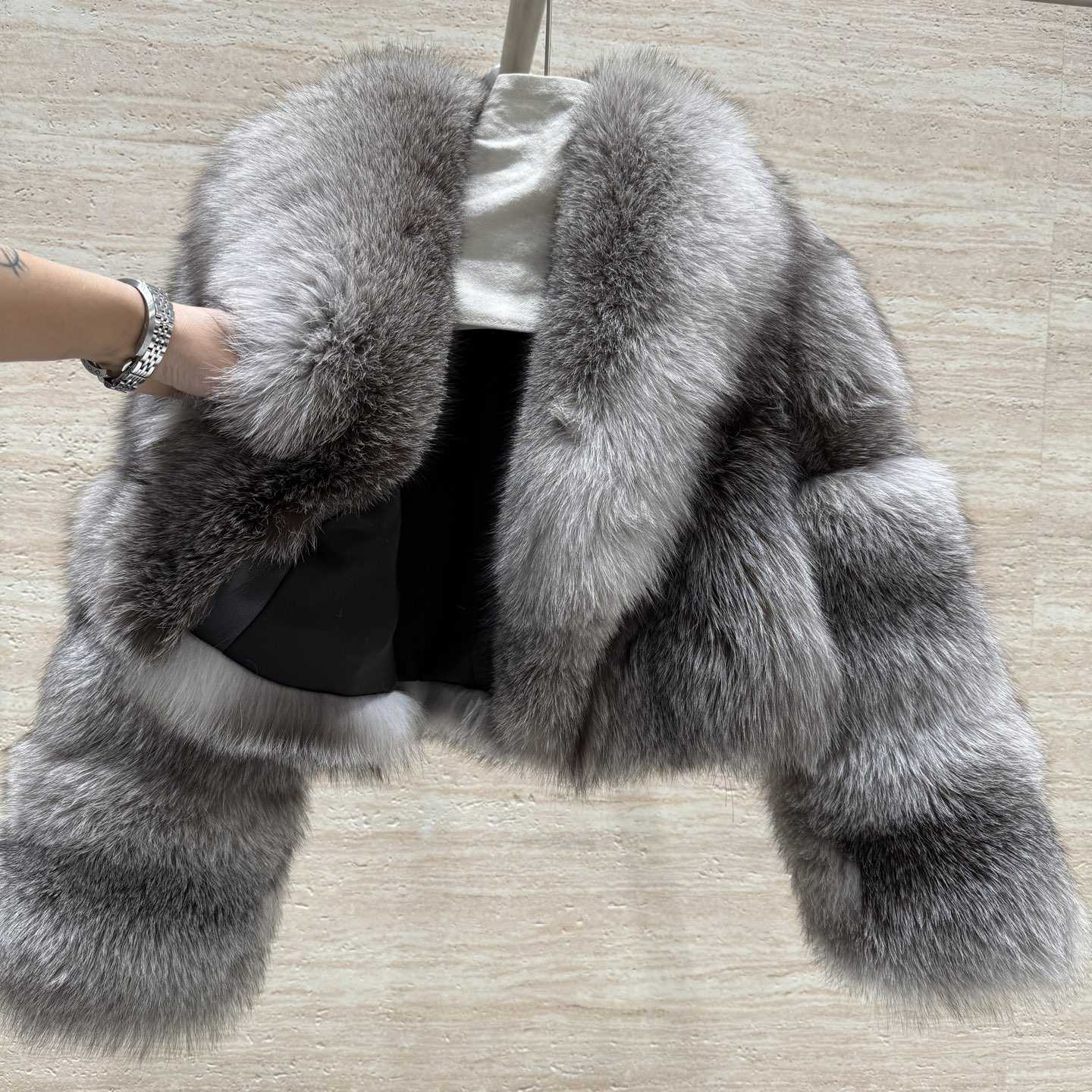 Fendi Fox Fur Cropped Turn Down Collar Coat - FashionPlug