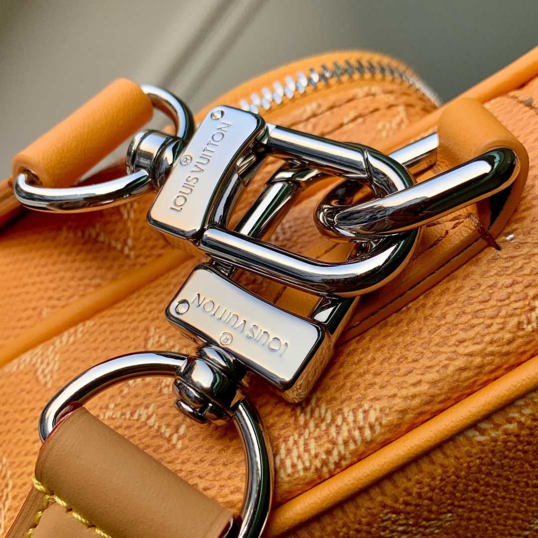 Louis Vuitton Nil Monogram    M27232 - FashionPlug