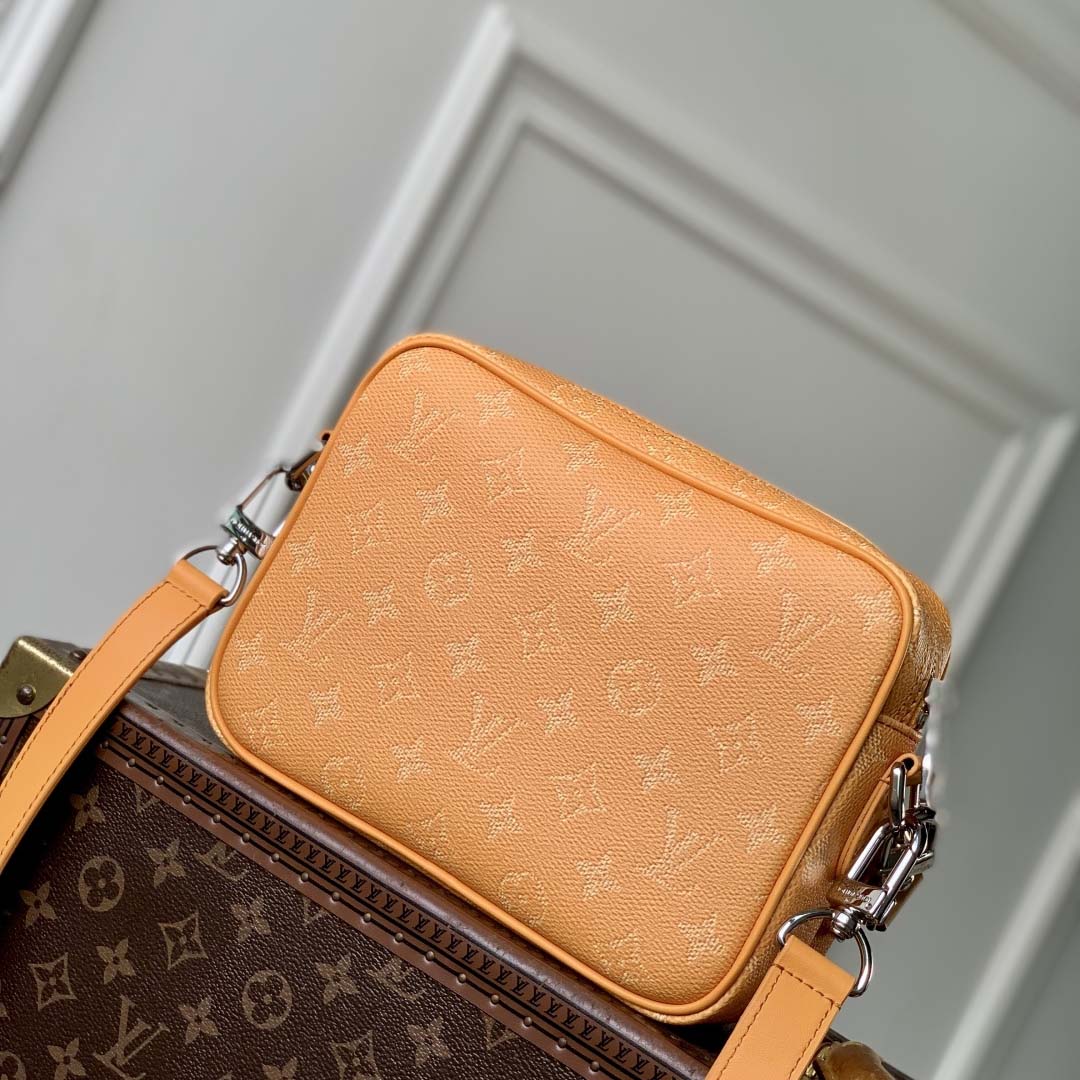 Louis Vuitton Nil Monogram    M27232 - FashionPlug