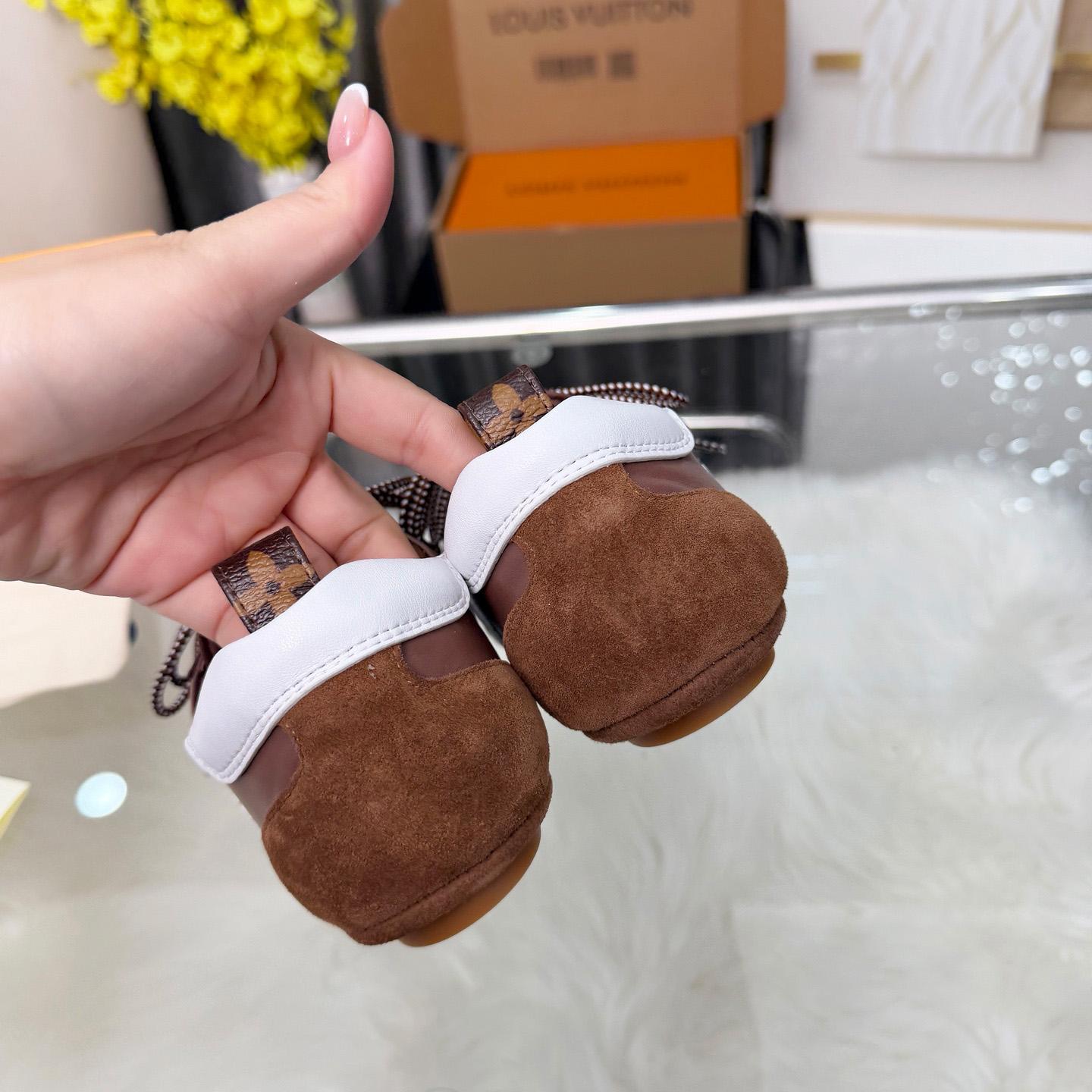 Louis Vuitton Sneakerina 1AIVMB - FashionPlug