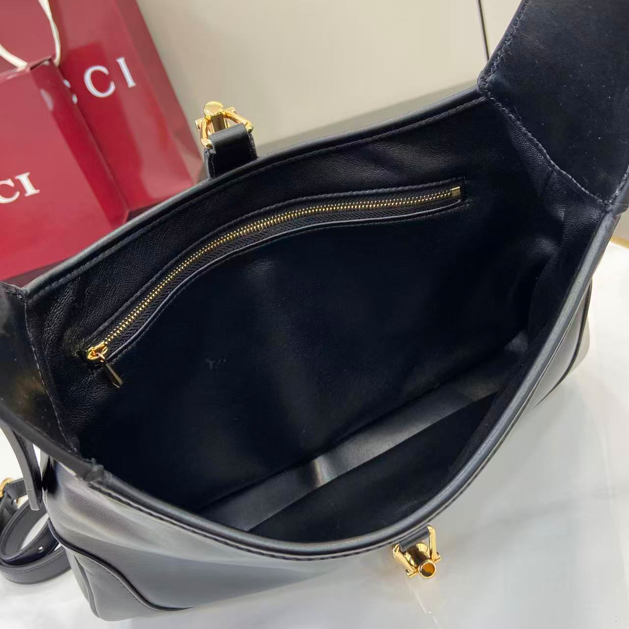 Gucci Mercato medium tote bag - FashionPlug