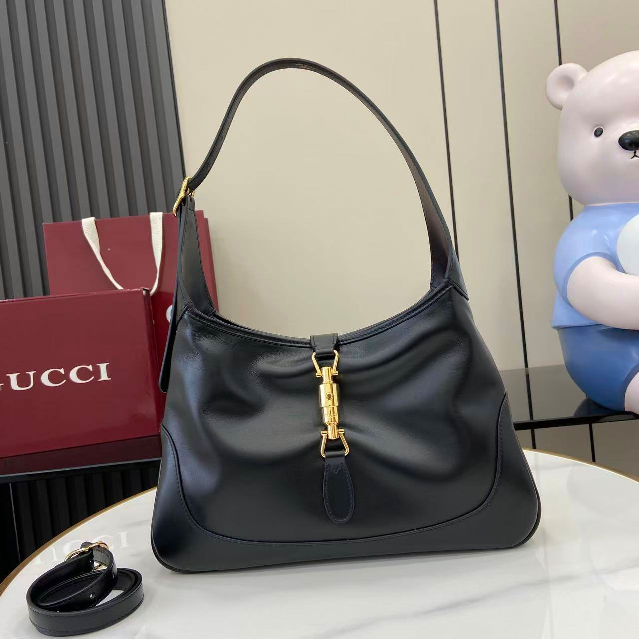 Gucci Mercato medium tote bag - FashionPlug