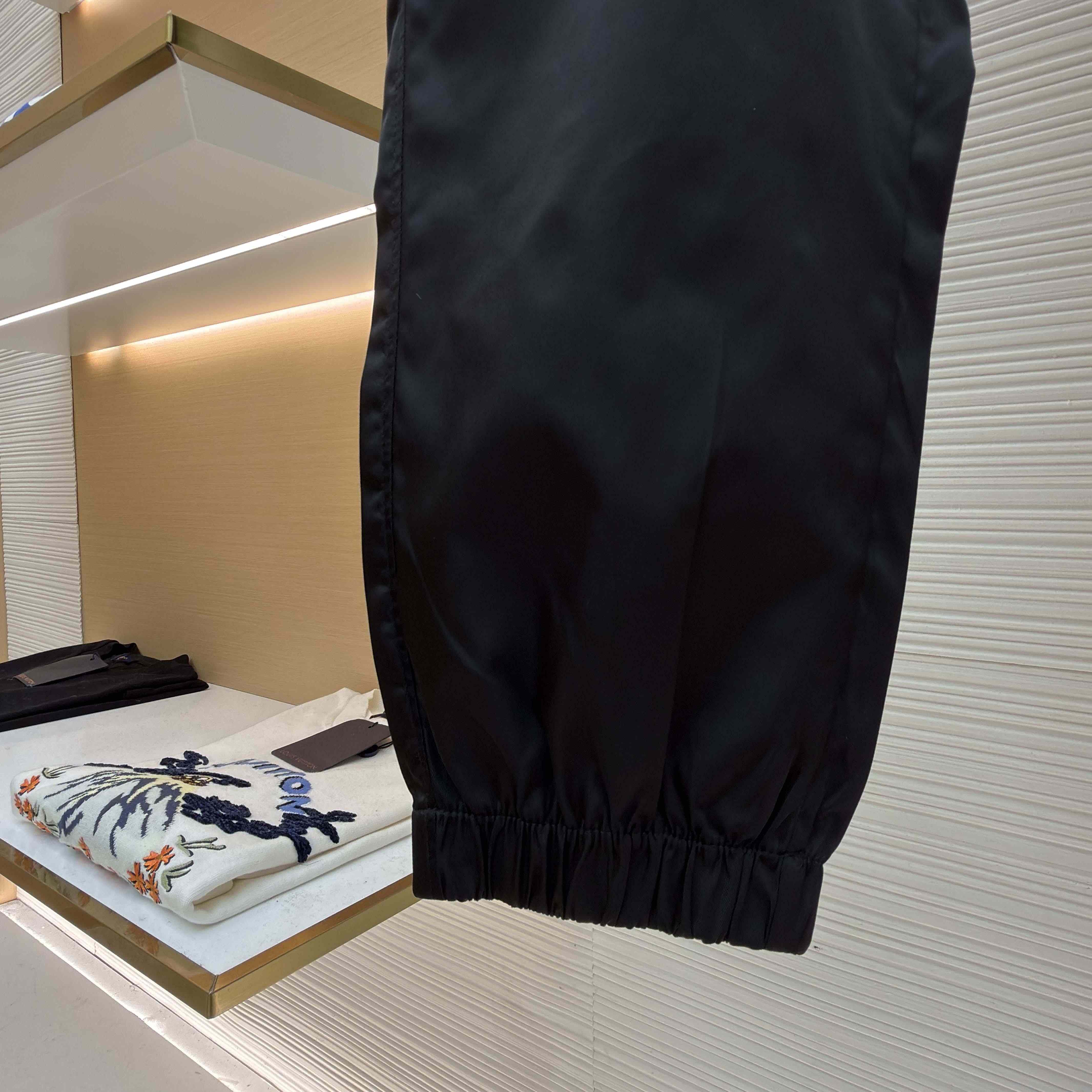 Prada Men's Re-Nylon Pants - FashionPlug