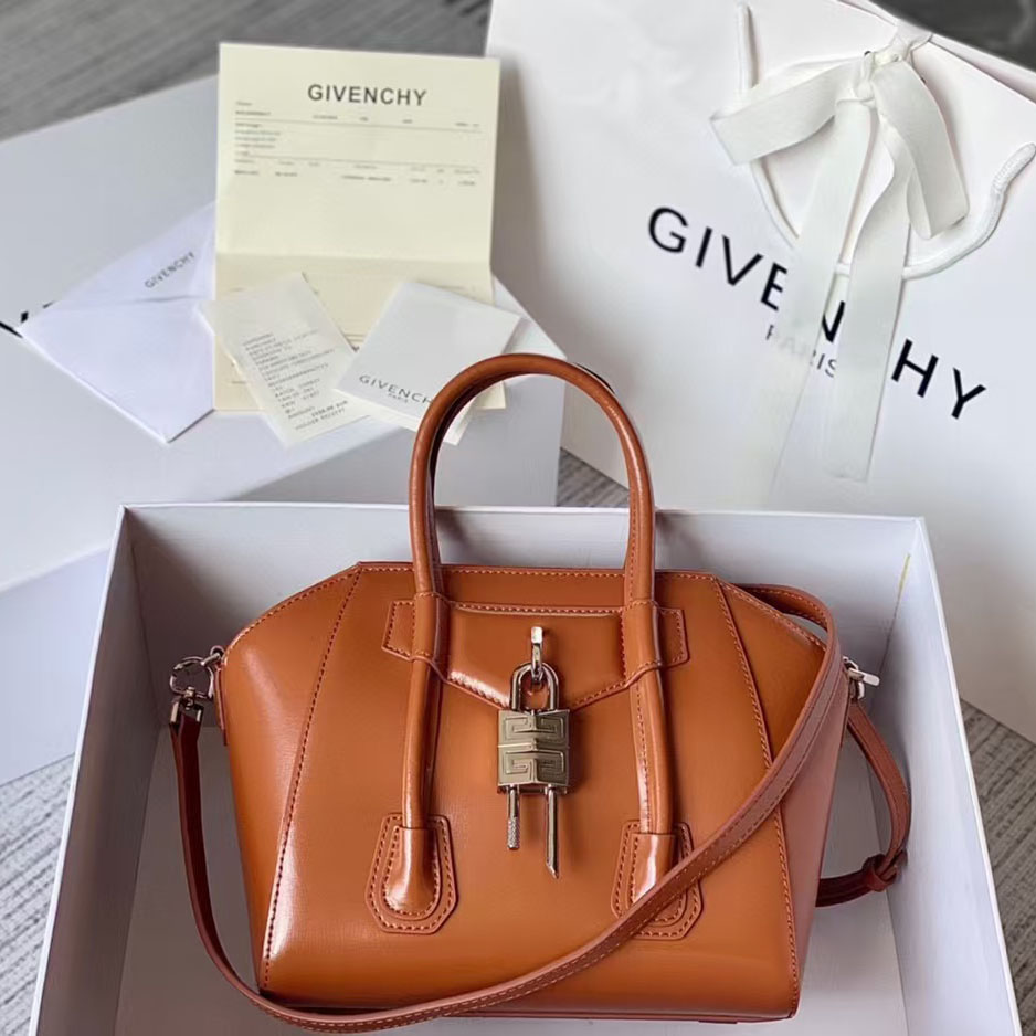 Givenchy MINI Antigona Bag    23x27x13cm - FashionPlug