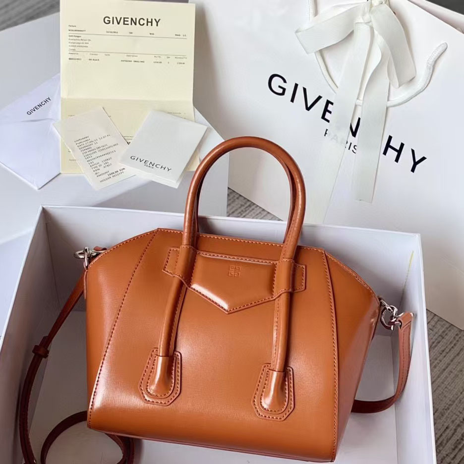 Givenchy MINI Antigona Bag    23x27x13cm - FashionPlug