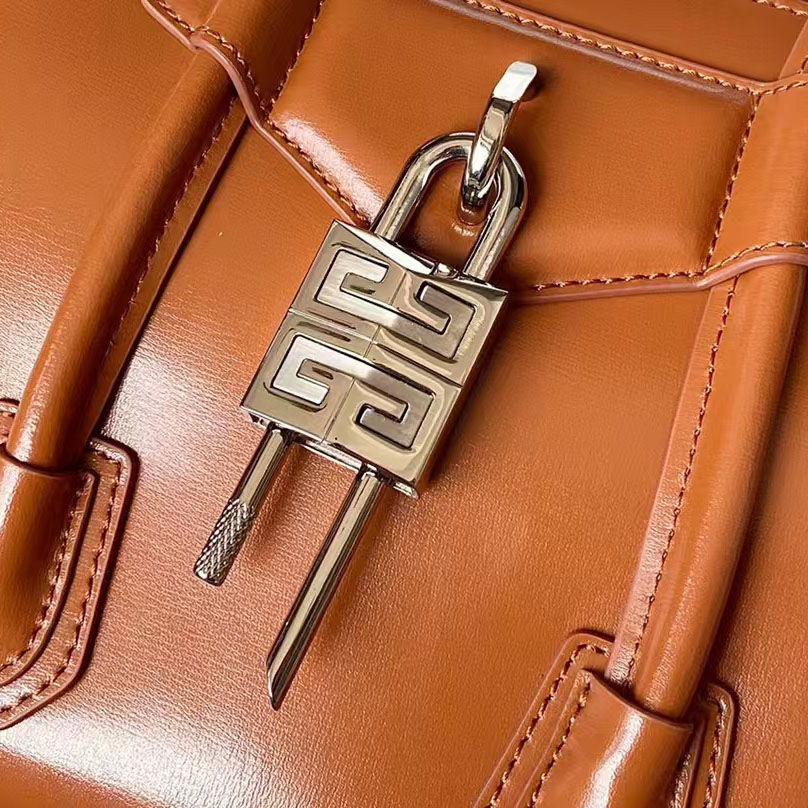 Givenchy MINI Antigona Bag    23x27x13cm - FashionPlug