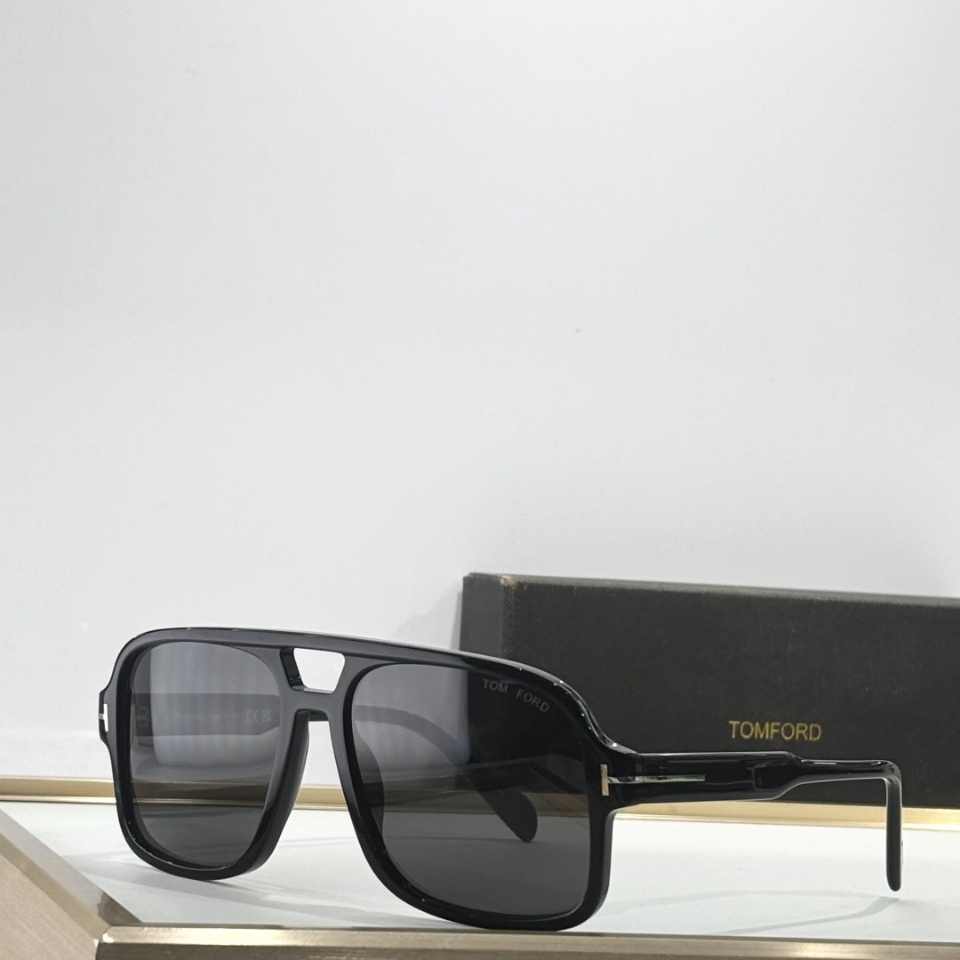 Tom Ford TF884 Sunglasses - FashionPlug