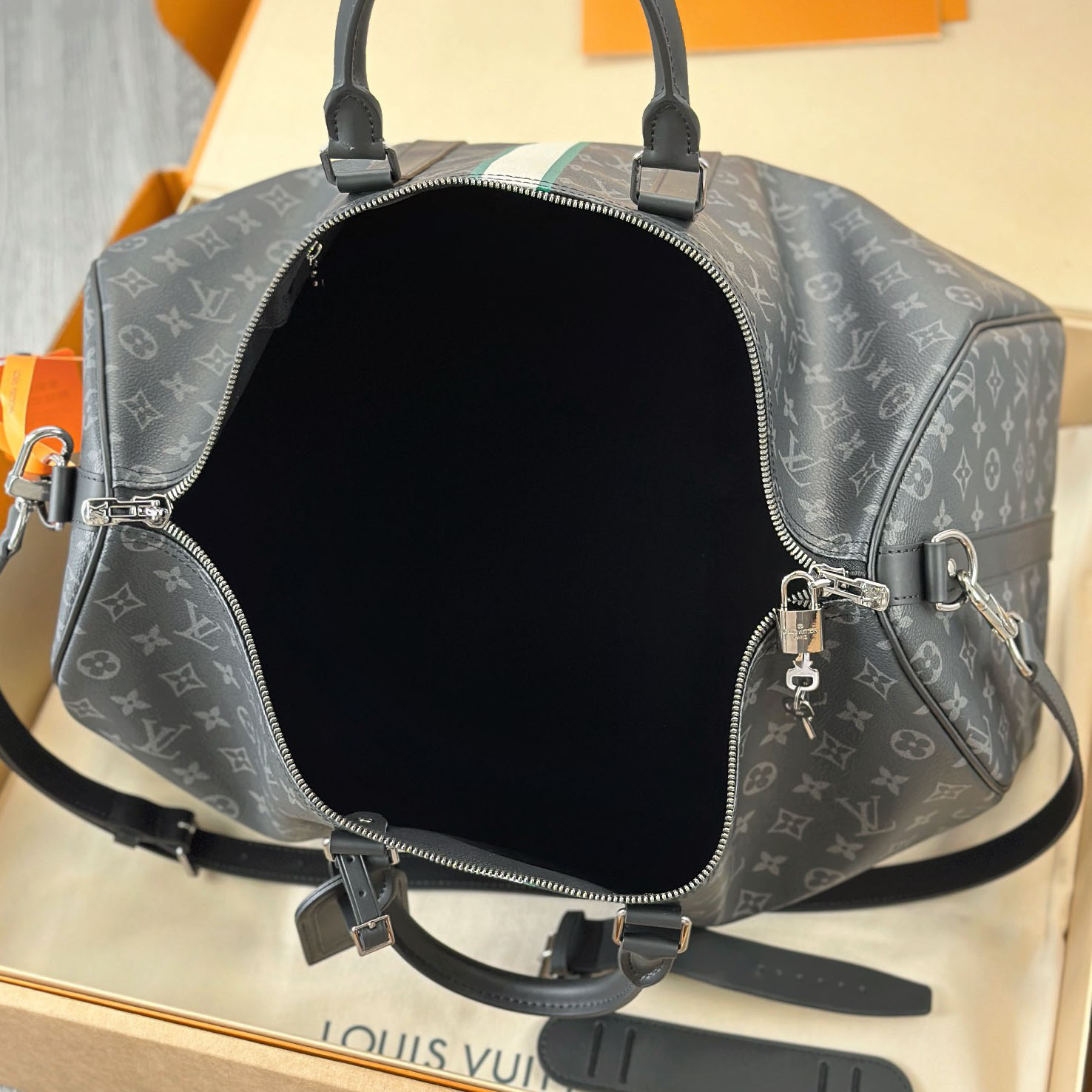 Louis Vuitton Bolsa Keepall 50 Mon Monogram P01950 - FashionPlug