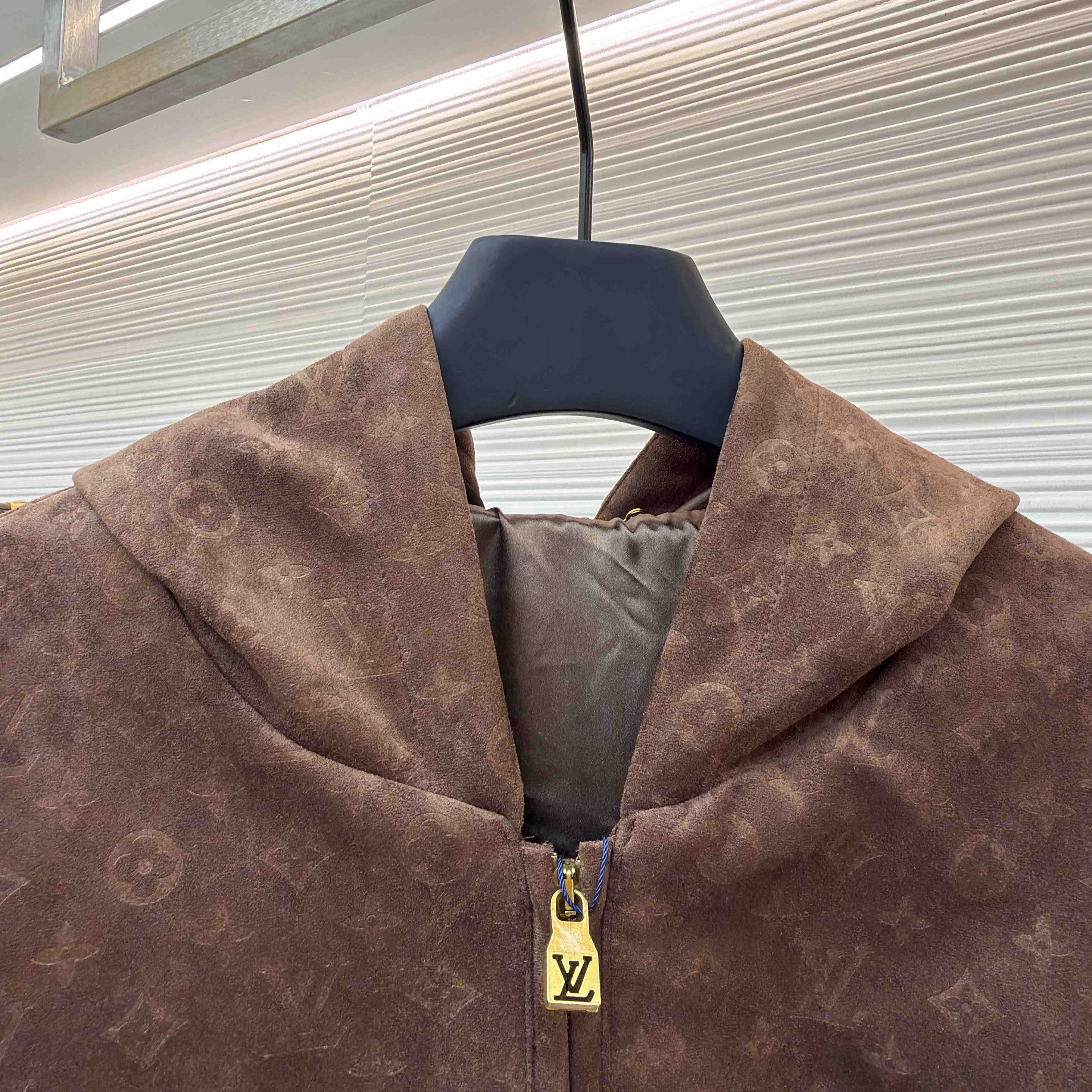 Louis Vuitton Monogram Embossed Suede Hoodie    1AJUNM - FashionPlug