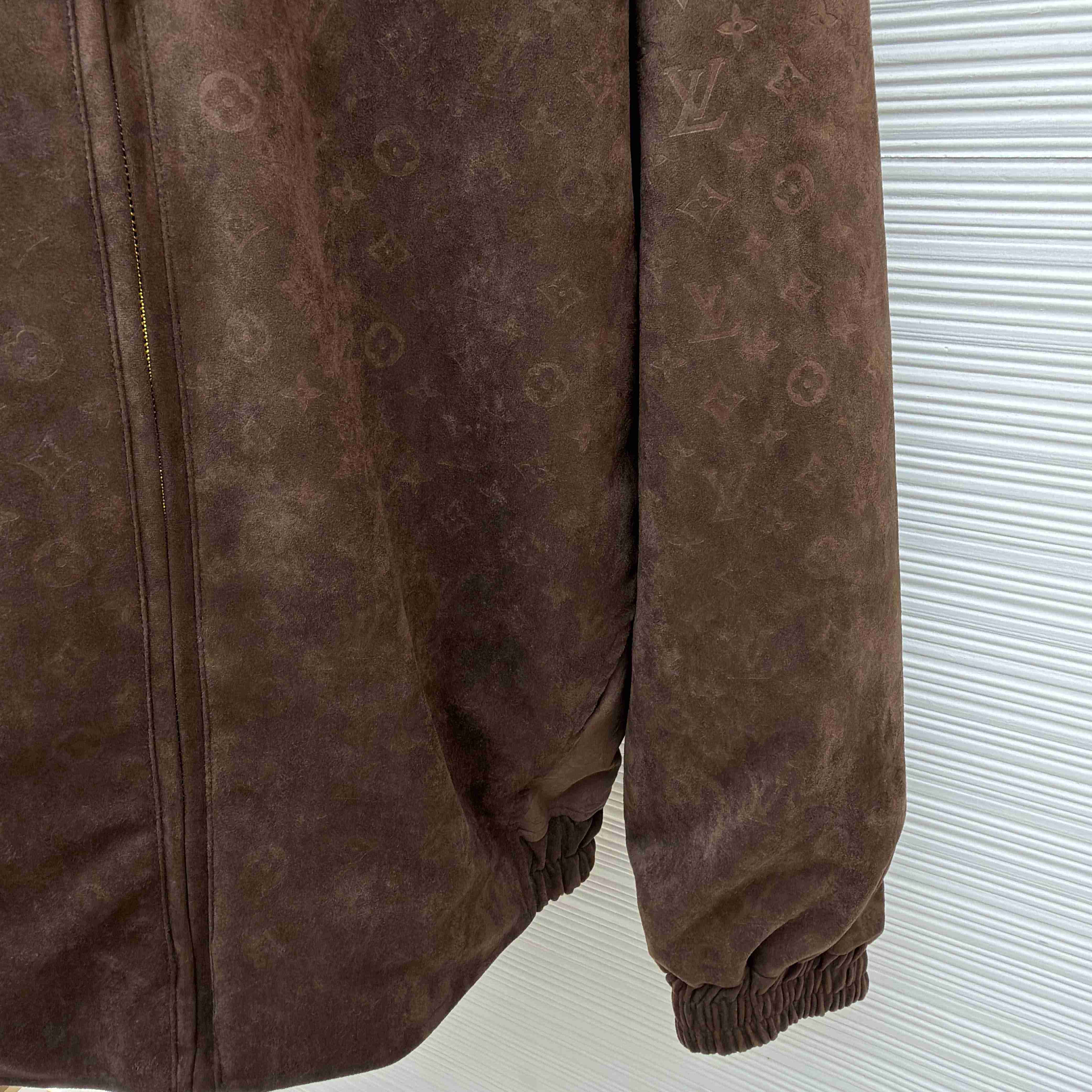 Louis Vuitton Monogram Embossed Suede Hoodie    1AJUNM - FashionPlug