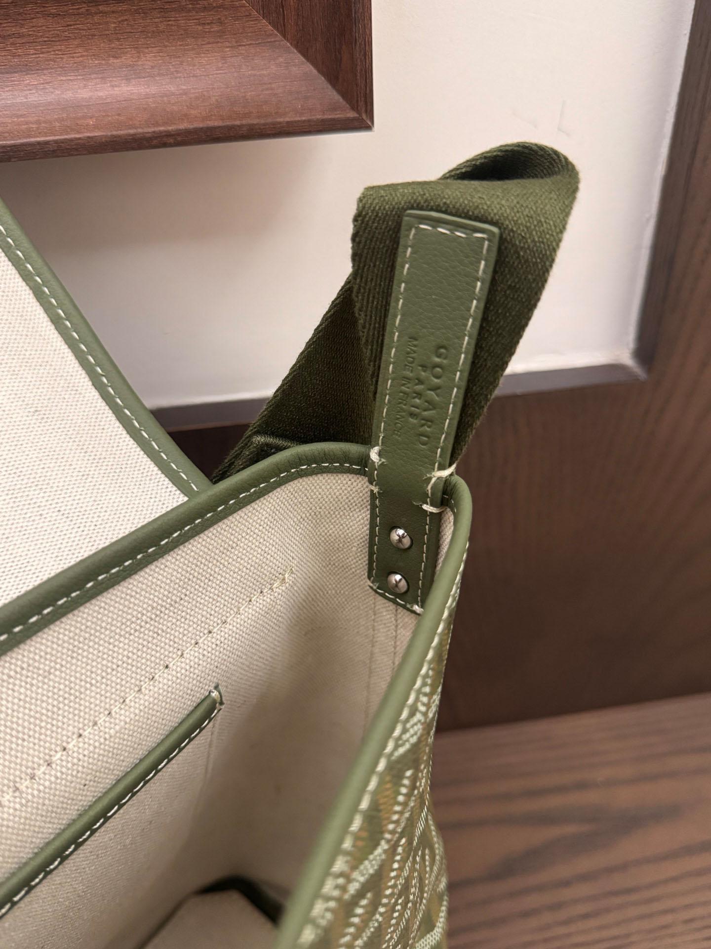 Goyard Coursier Messenger Bag - FashionPlug