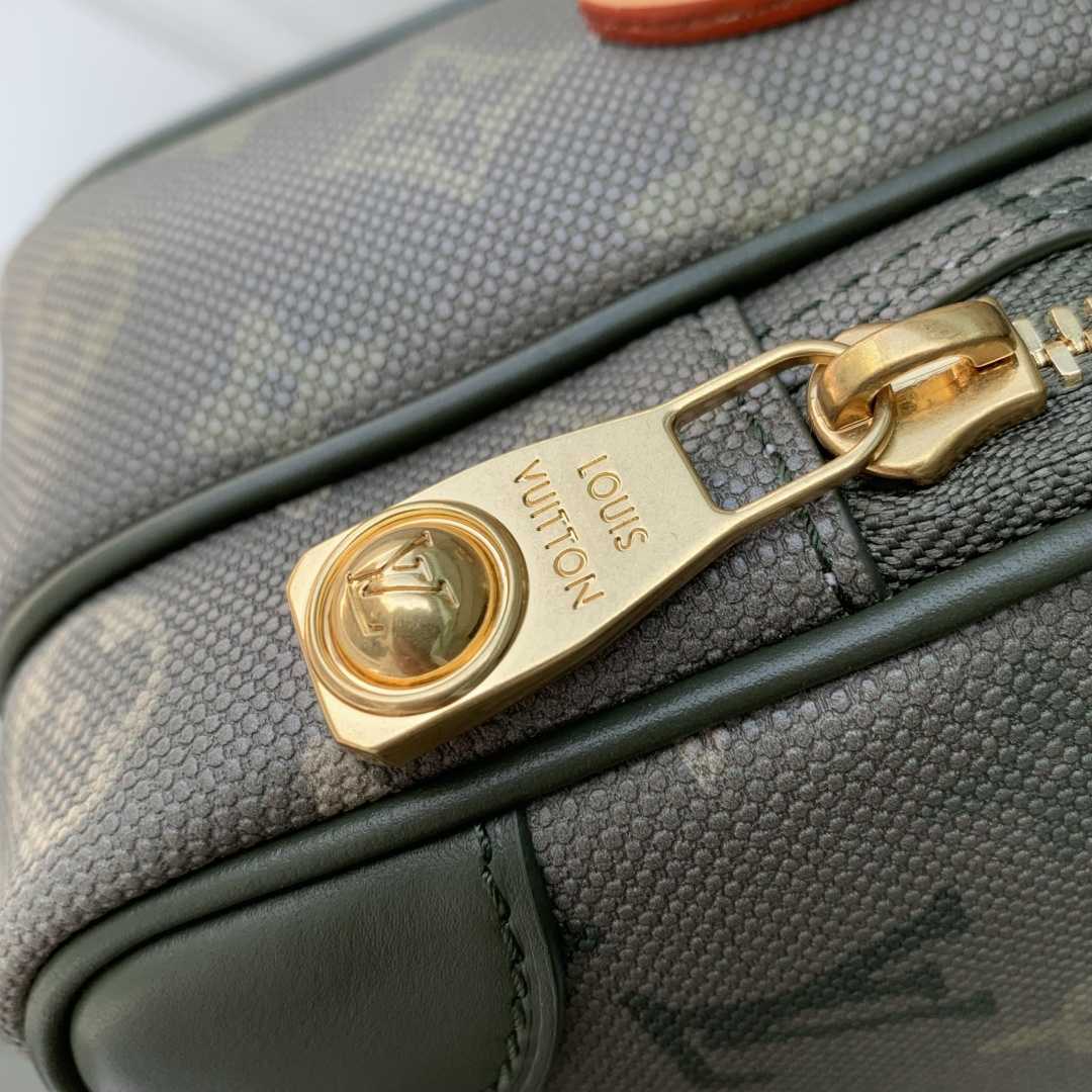 Louis Vuitton Nil Messenger Damoflage   M14988 - FashionPlug