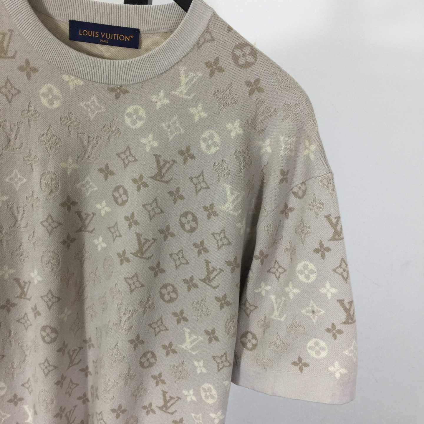 Louis Vuitton Monogram Short-Sleeved Crewneck   1AJBTD - FashionPlug