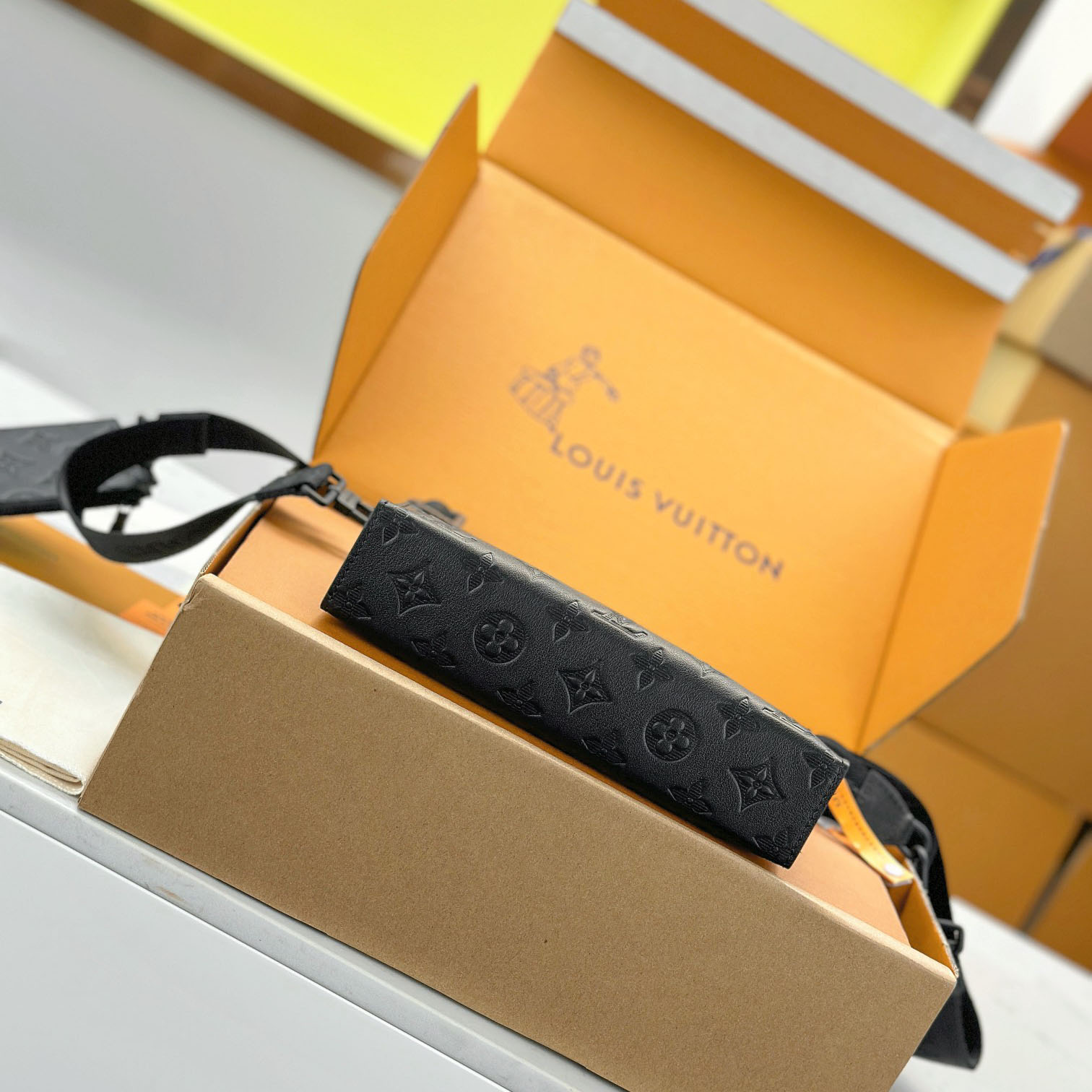 Louis Vuitton Gaston Wearable Wallet  M81115 - FashionPlug