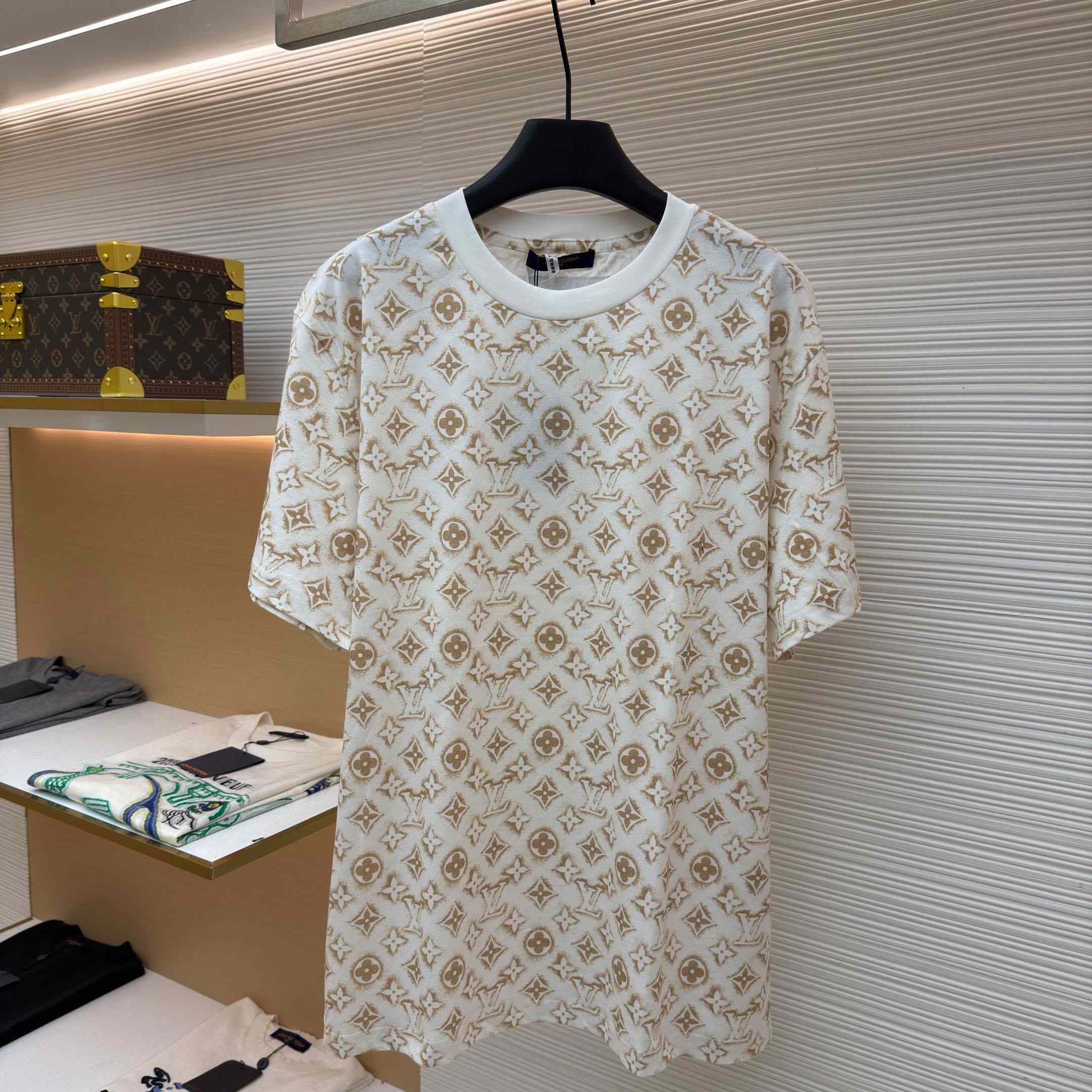 Louis Vuitton Monogram Print Short Sleeve Tee - FashionPlug