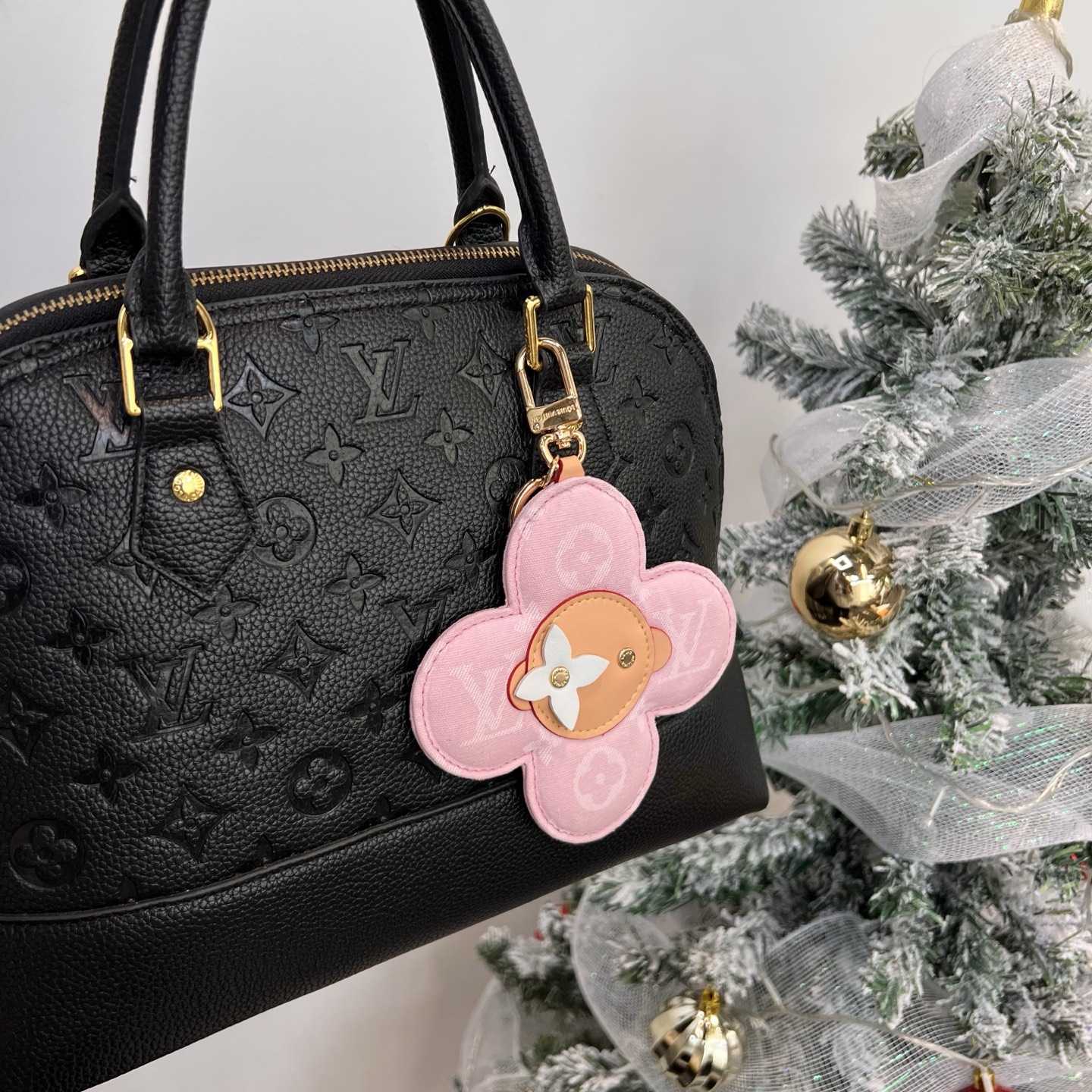 Louis Vuitton LV x TM Vivienne Head Bag Charm   M03823 - FashionPlug