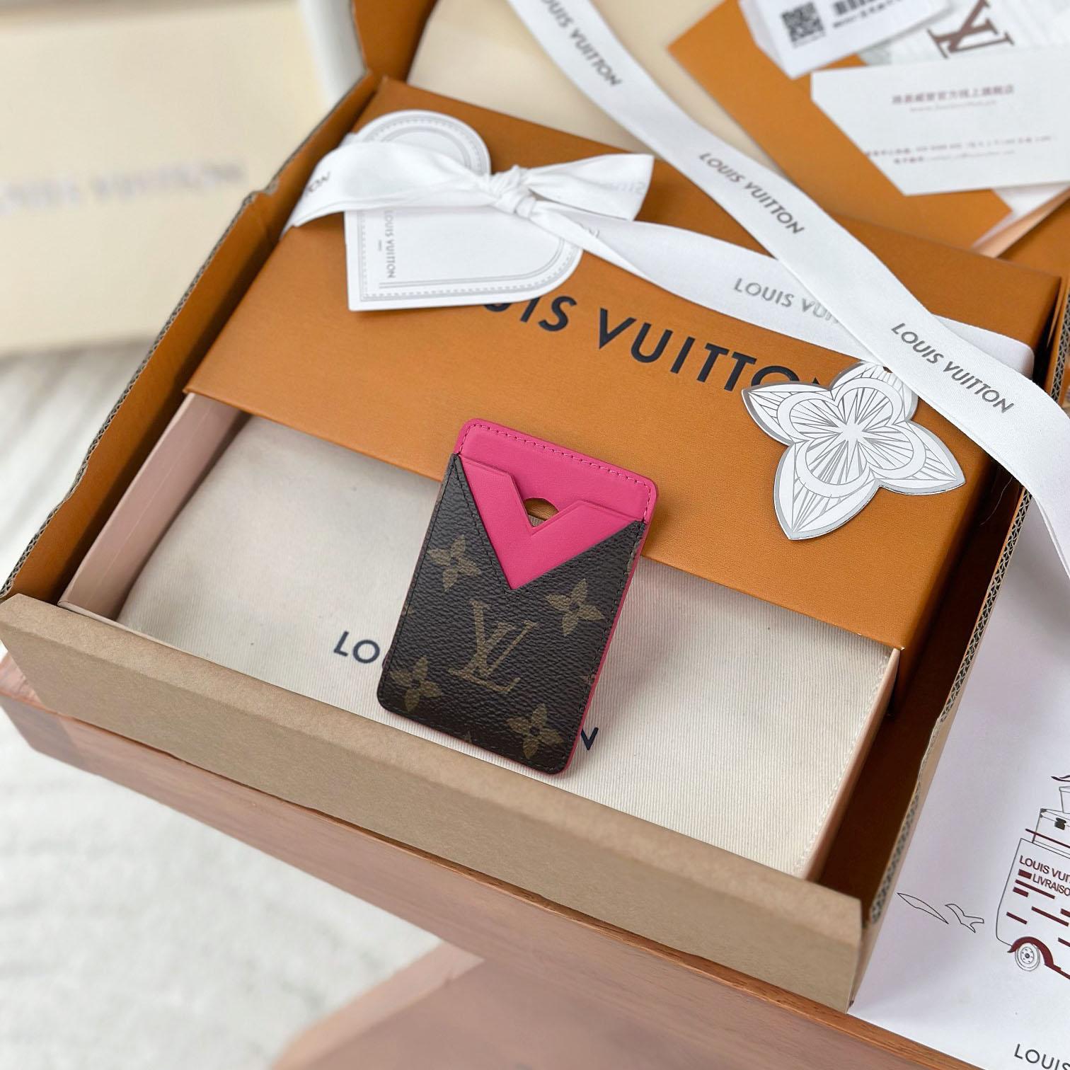 Louis Vuitton Magnetic Card Holder M12851 - FashionPlug