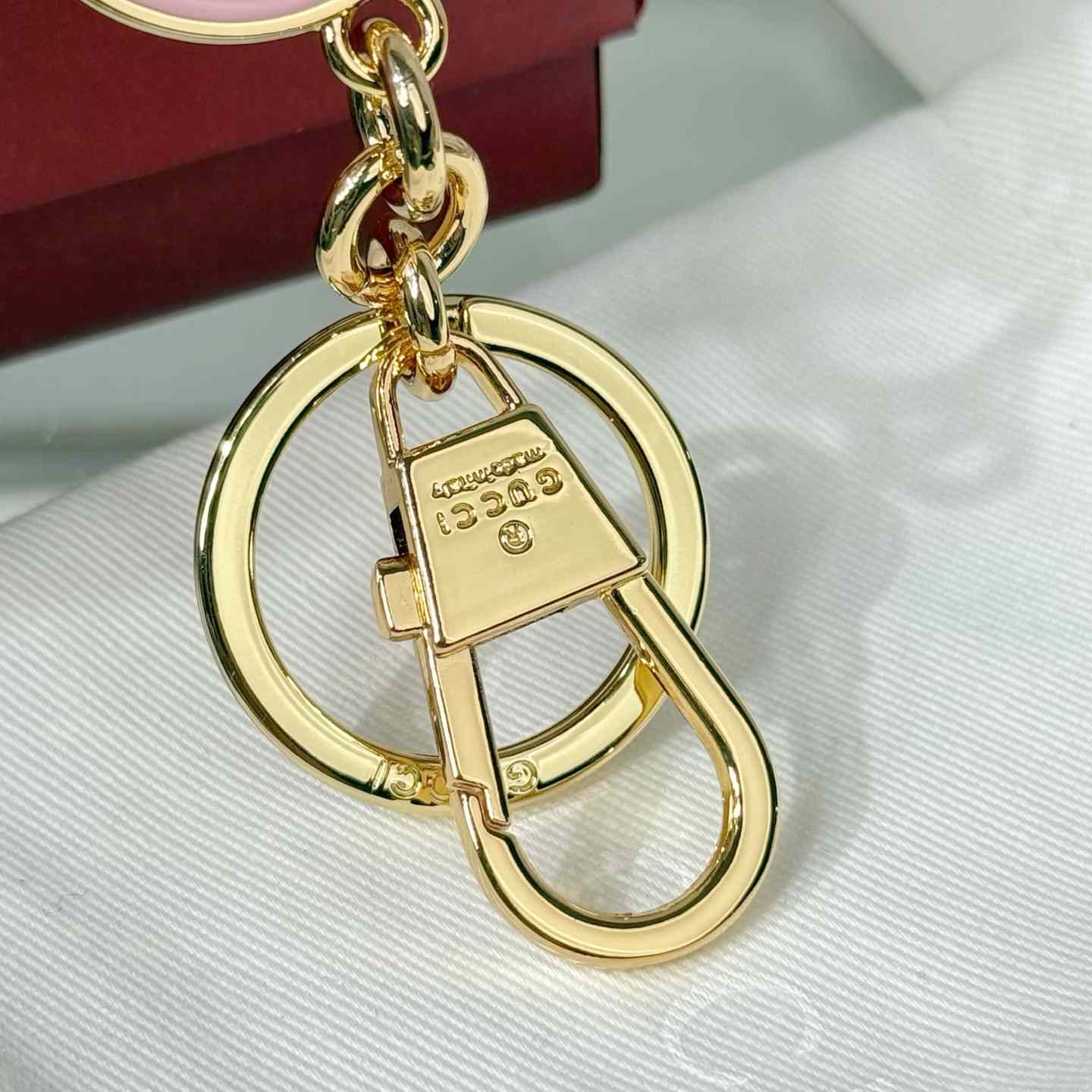 Gucci Blondie Keychain - FashionPlug