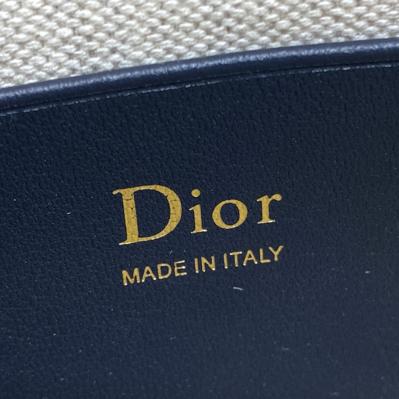 Dior Oblique Bow Pouch with Chain - FashionPlug