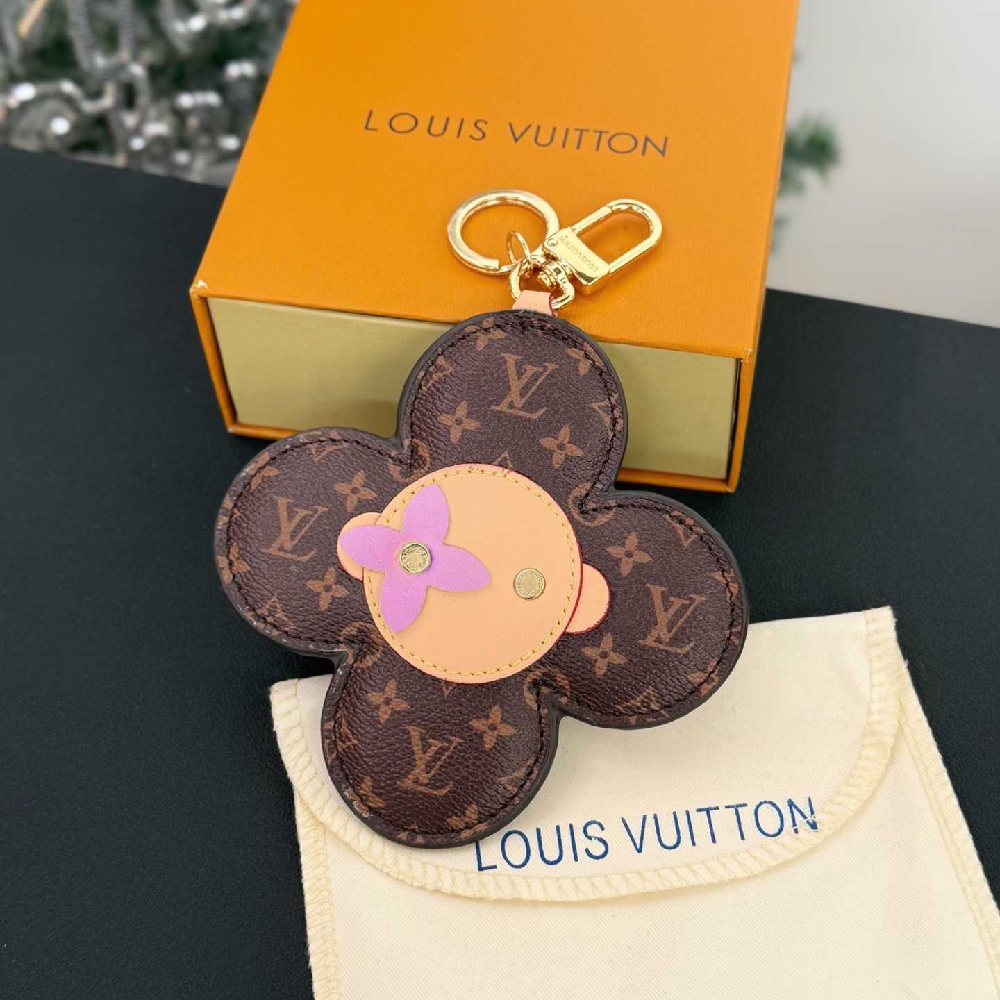 Louis Vuitton Vivienne Bag Charm   M03818 - FashionPlug